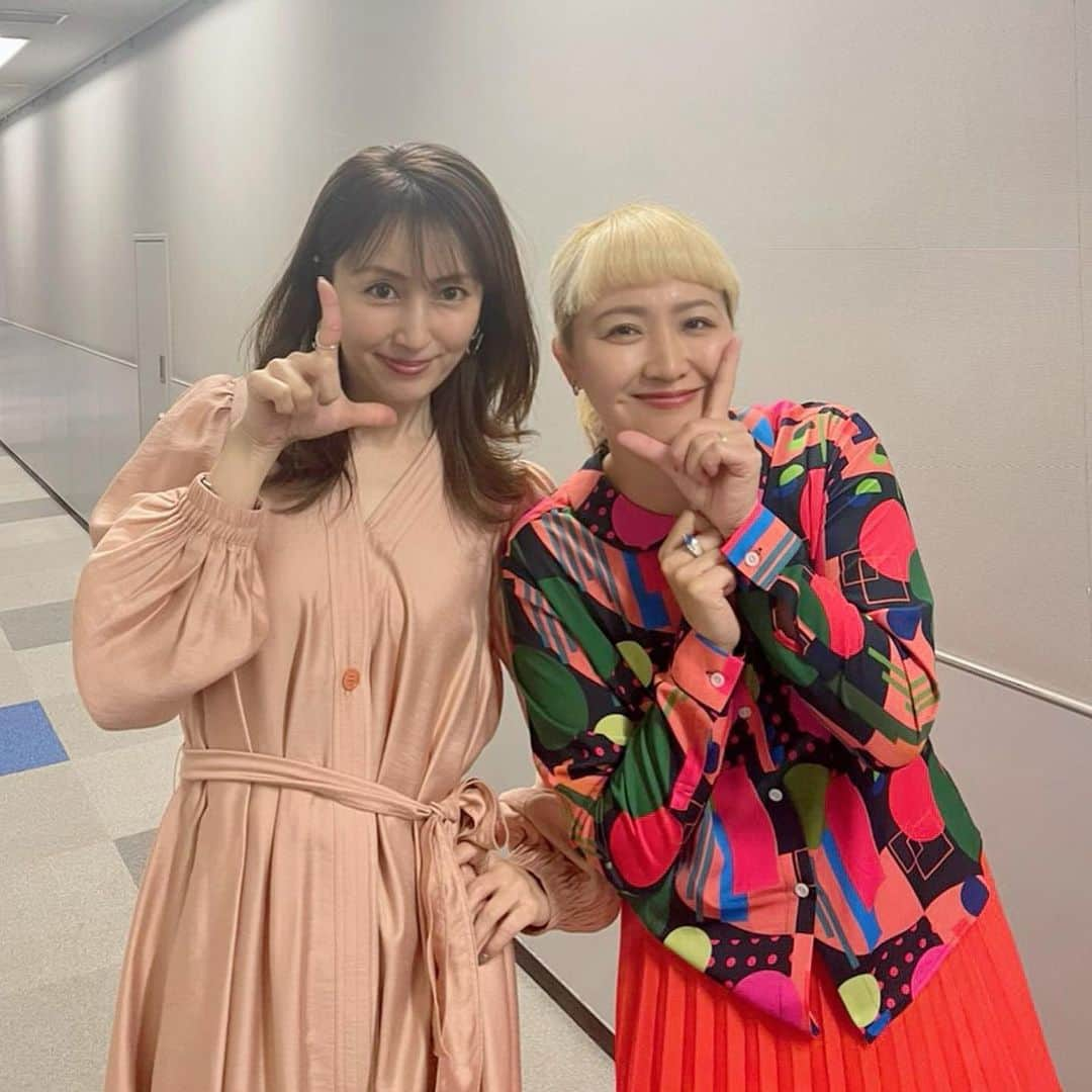 矢田亜希子さんのインスタグラム写真 - (矢田亜希子Instagram)「明日の朝8:00は TBS「ラヴィット」ぜひご覧いただきたいです❣️ #ラヴィット#tbs #新番組#水曜日レギュラー#生放送#生出演#かりちゃんと一緒にロケ出演もあります#おすすめがいっぱい#お楽しみに‼︎」3月30日 20時36分 - akiko_yada