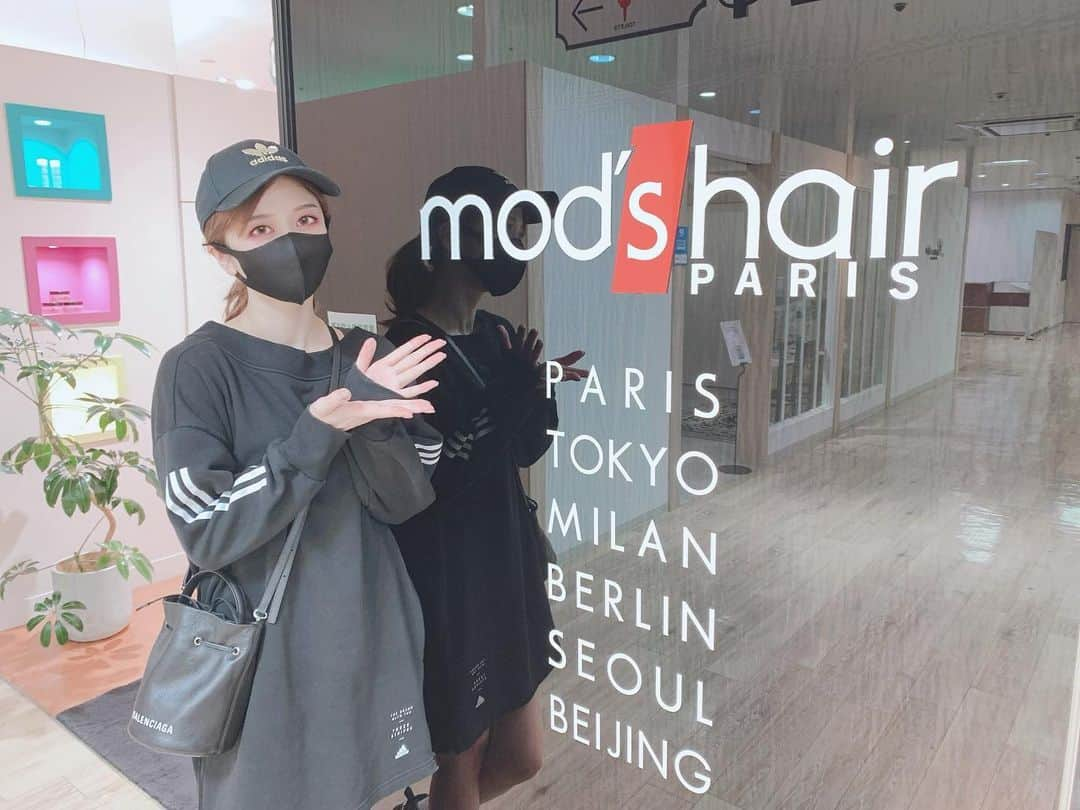 大槻ひびきさんのインスタグラム写真 - (大槻ひびきInstagram)「mod's hair銀座店さんで 毎月まつげパーマしてます😊 今回も担当のナルミちゃん (@paenmig0618)に パリジェンヌしてもらいました🌸 まつげが上がって メイクがとても楽になる😊 私のまつげの生え方に合わせて きれいなカールにしてもらいました🌸 ありがとうございました😊 #modshair  #ginza #銀座 #まつげパーマ」3月30日 21時25分 - yanhibi0221