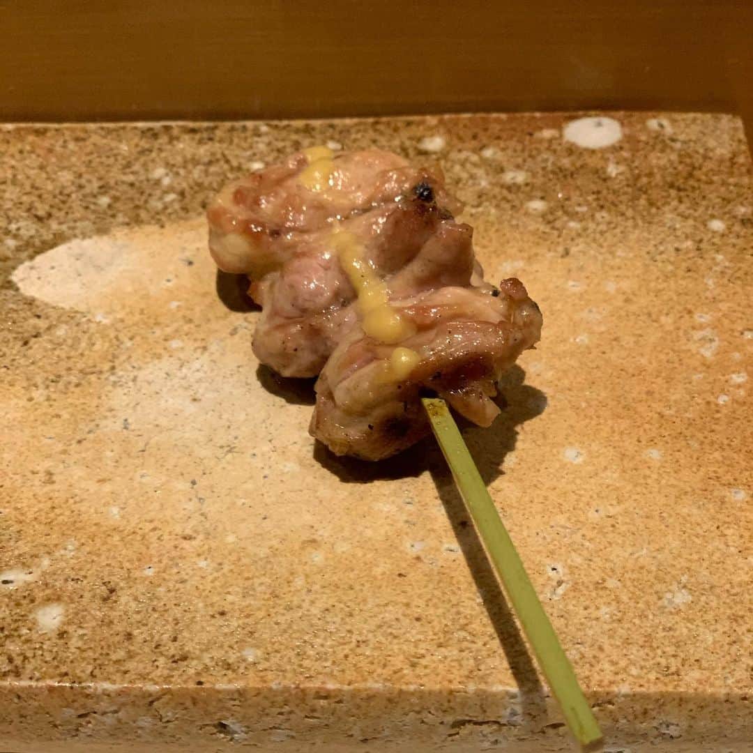 岸本加世子のインスタグラム：「東京で一番予約が取れない焼き鳥屋さんでご馳走になりました。美味しいかったです。」