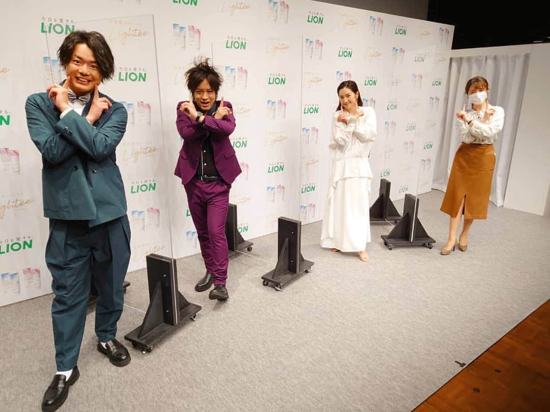 TBS「はやドキ！」のインスタグラム：「美白歯みがき粉のイベントで🦷﻿﻿ 中村アンさん、ぺこぱのお二人にお話を伺いました🎤﻿ ﻿ イベントでは、笑った時に白い歯が見えると好印象✨というお話にもなり、ぺこぱのお二人の歯の色チェックもしました😁﻿ ﻿ 中村さんも丁寧に時間をかけて歯みがきをしているとのこと🦷✨﻿ 最近は白湯を飲んで体の中から美しさを保っていると美の秘訣を教えていただきました！﻿ ﻿ ぺこぱのお二人は、6年前くらいにラジオのお笑い番組でご一緒したことがあり、﻿ 覚えていてくださったことが嬉しかったです🎵﻿ ﻿ ﻿ 中村さん、ぺこぱのお二人﻿ ありがとうございました☺️﻿ ﻿ 皆川﻿ ﻿ ﻿ #中村アン さん﻿ #ぺこぱ﻿ #しゅうぺい さん﻿ #松陰寺太勇 さん﻿ #直撃🎤﻿ #皆川玲奈﻿ #アナウンサー﻿ #はやドキ﻿ #tbs」