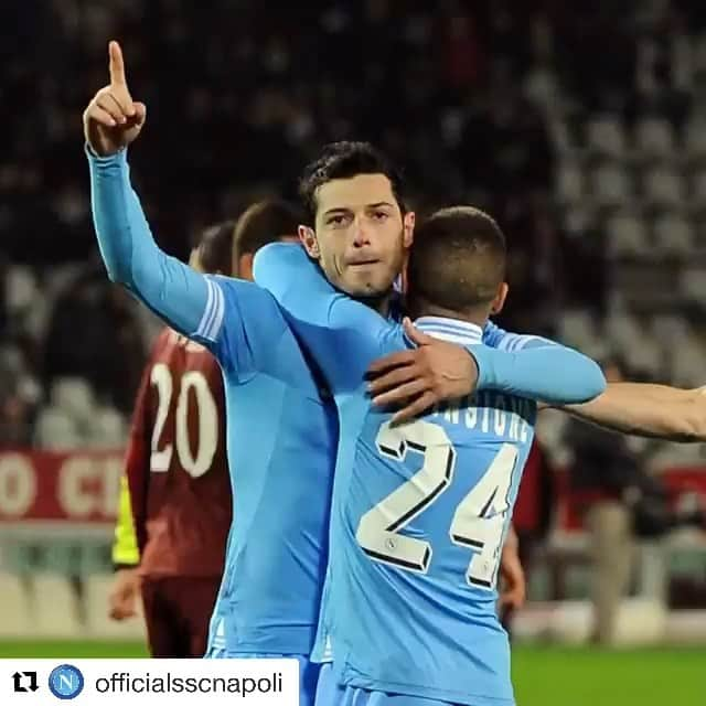 ブレリム・ジェマイリのインスタグラム：「8 years ago 🔵⚪️ @officialsscnapoli」