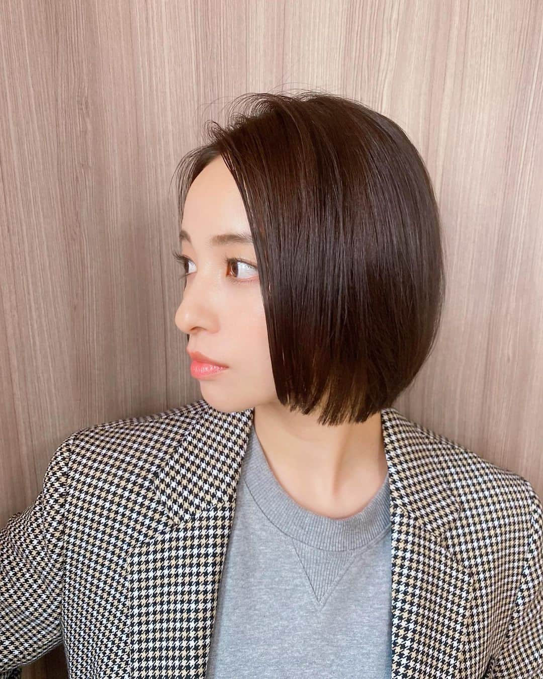 水崎綾女さんのインスタグラム写真 - (水崎綾女Instagram)「@meg_kodama  @littlexsalt  #meg_arrange  #hair #short #💇‍♀️ #💈 #💇‍♂️ #✂️ #リトルソルト渋谷 #ショートカット #ショートボブ #ロブ #カット #カラー #渋谷 #ロエベ #loewe #maisonkitsune #🦊」3月31日 18時00分 - misakiayame