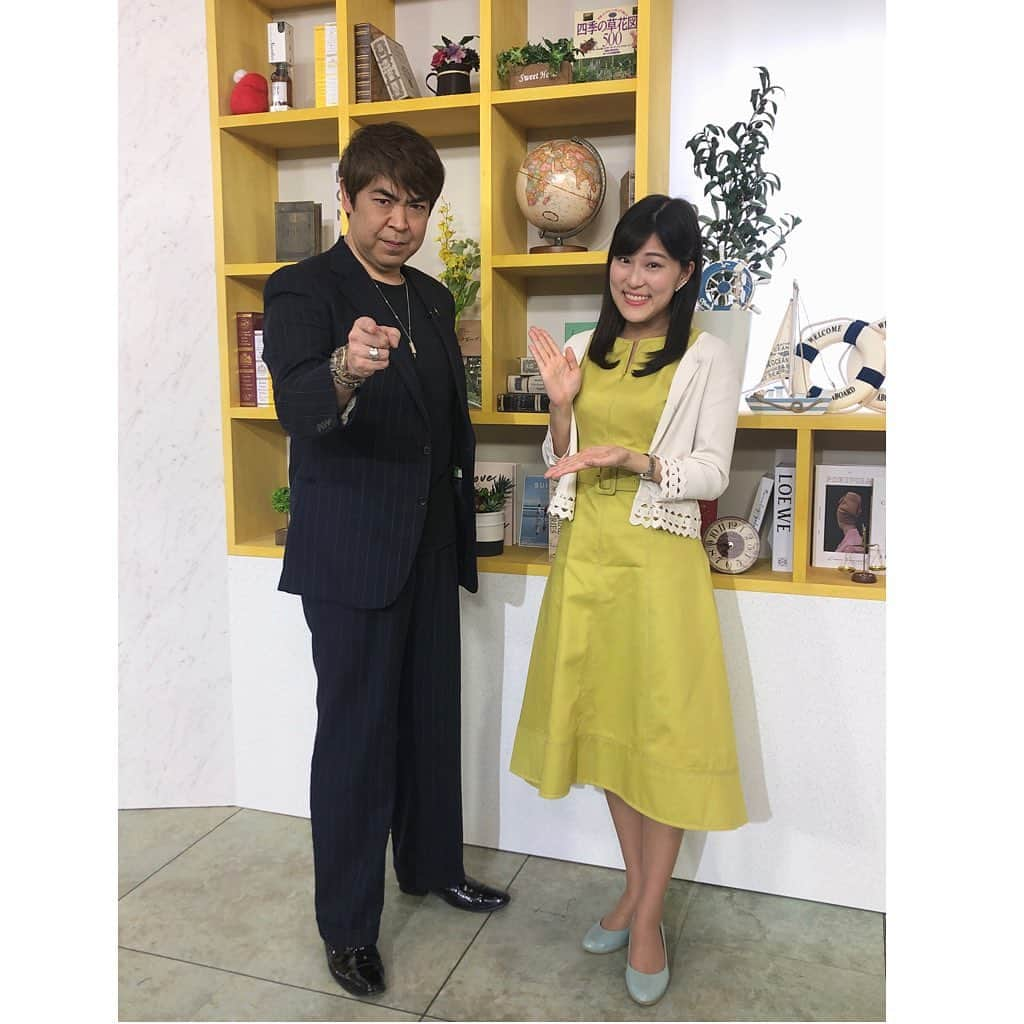 竹内里奈さんのインスタグラム写真 - (竹内里奈Instagram)「モーニングこんぱす☀️ 初日無事終わりました☺️ ご覧いただいた方ありがとうございました😆✨ 今日はゲストに、 芸人の#ゆうたろう さんがお越しくださいました👏 昭和の大スター石原裕次郎さんのモノマネでお馴染みのゆうたろうさんですが、今スピリストとして、注目が集まっています🔮 ゆうたろうさん監修のタロットコーナーも、ぜひ皆さん楽しんでいただけたら😆♪ こんぱすメンバーも少し占っていただいたのですが‥ 当たってます😳‼️ ・ ・ #チバテレ #モーニングこんぱす #スピリスト #占い #タロット占い #芸人 #mc #新番組 #朝番組 #情報番組 #水曜の朝 #tvk #テレ玉 #アナウンサー #女子アナ #女子アナコーデ #strowberryfields  #celford  #ワンピース #カーディガン #フリーアナウンサー #竹内里奈」3月31日 12時47分 - rina.takeuch