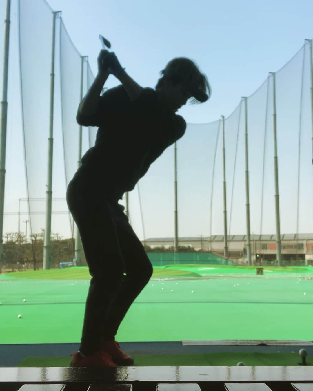 のインスタグラム：「今日は初対面から合わせて3回目の方と朝練🏌️‍♂️ ゴルフは気が合う人探しのコミュニケーションの場所でもありますね🌸」