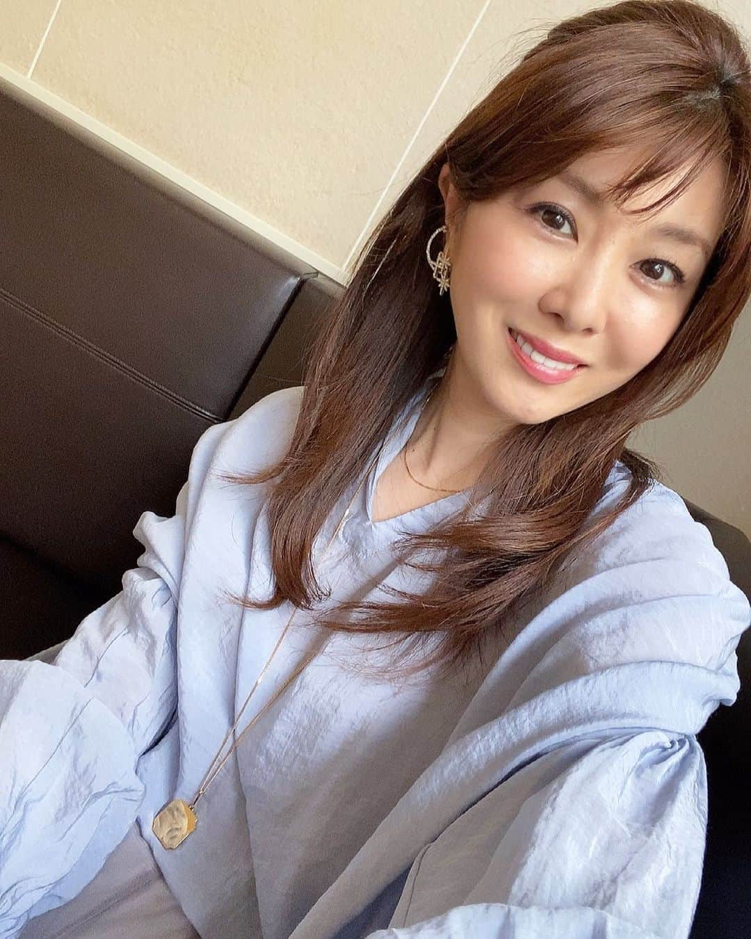 矢部美穂さんのインスタグラム写真 - (矢部美穂Instagram)「今からプレイボーイの取材へ行ってきます✨ 1995年に発売したグラビアを見ながらだそうです😊 どんな写真があるんだろう⁉️ もう、忘れてしまった💦 #取材 #週刊プレイボーイ  #懐かしの写真  #40代  #矢部美穂」3月31日 14時51分 - miho.yabe.0607