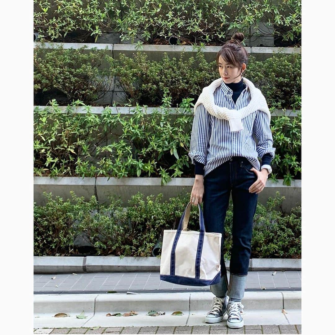 のインスタグラム：「* * 先日オーダーした  自分だけのサプリメント 『ファンケル パーソナルワン』@fancl_official  * 届いて 早速飲んでいます * アンケートと尿検査の分析結果から 足りていない栄養素が数値化されて　 自宅にいながら 必要なサプリメントを提案してもらえ、 その中から 自分が欲しいサプリメントを 選択することができます * 私は日頃から 紫外線を避けた生活をしているので(笑) 直射日光に当たる事によって生成される ビタミンDが不足しているのでは…⁉️と なんとなく思ってはいましたが、 分析結果で確信に変わり やっぱり足りてませんでした😂 * 他に 足りてないかも…と思っていた  別の栄養素は十分足りていたり…😅 自己判断ではわからないものだなぁと実感 パーソナルワンなら 本当に必要な栄養素を提案してくれます * 飲んでみて 改めて感じるのは 不足をきちんと補える安心感 * 個包装なので それぞれの容器から取り出す手間もなく 飲み忘れも防げて とってもラク😆 * 初回お届け時に 写真3枚目の専用ケースも届きますよ📦 * #ファンケル #サプリメント #健康管理 #PR #パーソナルワン #オーダーメイド #パーソナルサプリ」