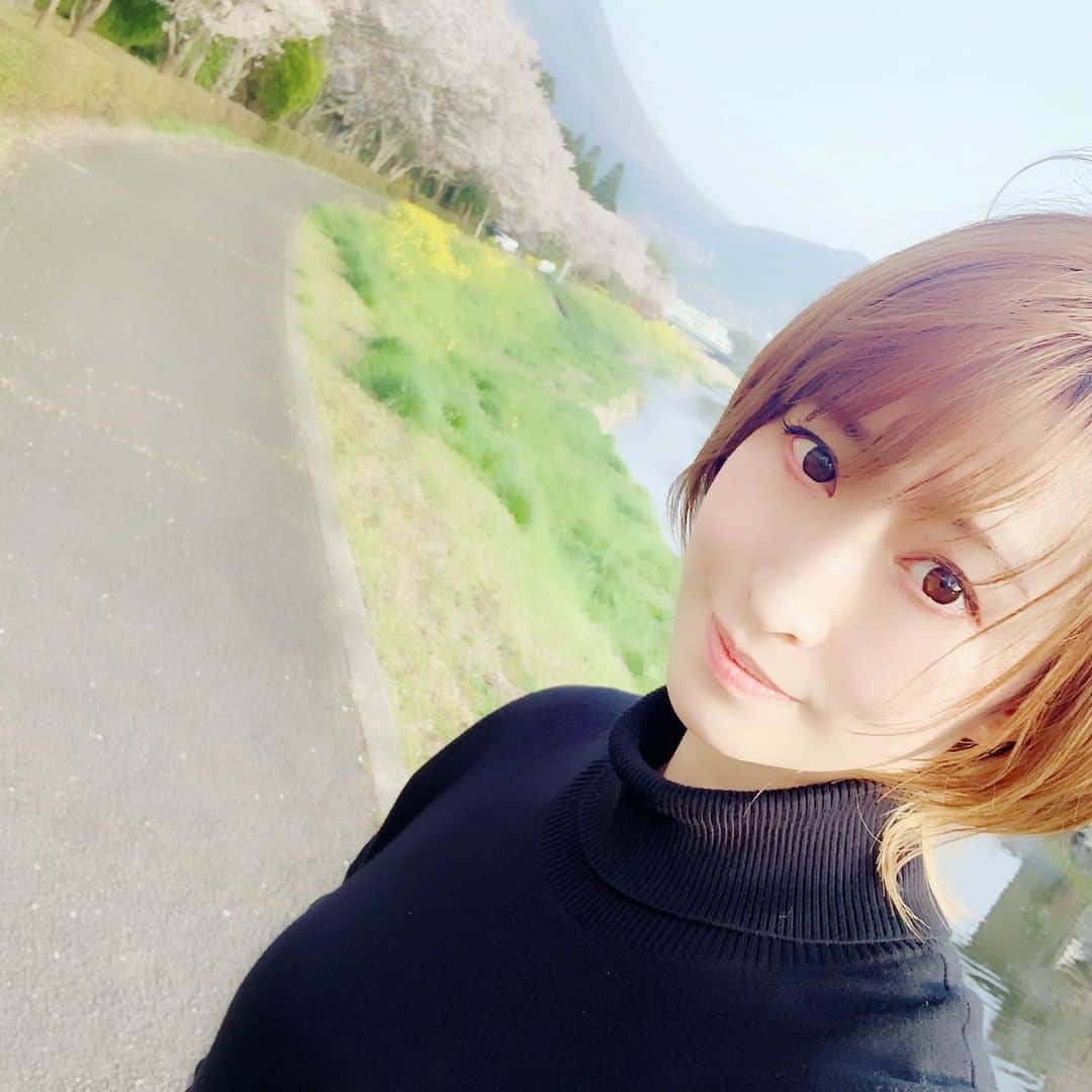 名塚佳織さんのインスタグラム写真 - (名塚佳織Instagram)「🌸 この春は… とても幸せなことが…♡  大きな一歩…♡」3月31日 18時54分 - nazuka_kaori424