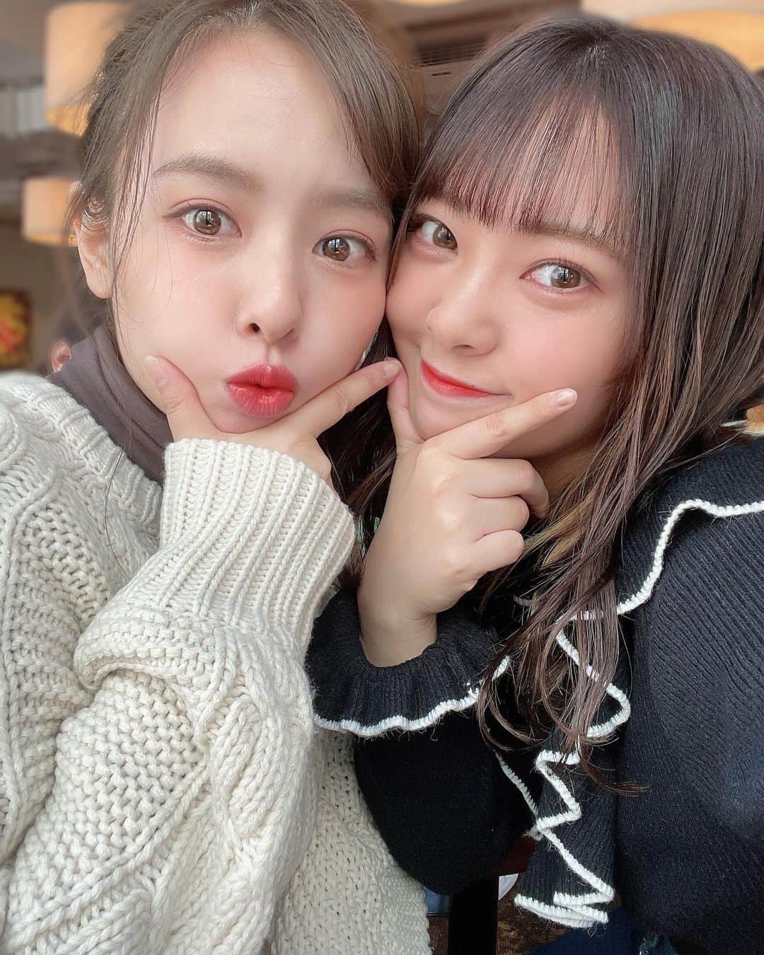 山田寿々のインスタグラム：「Sister👩🏻👧🏻💗💗 最後は動画(,,•﹏•,,)」