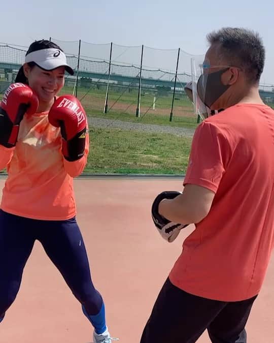 尾崎里紗のインスタグラム：「今日は久々のボクシングトレーニング！🥊﻿ やっぱり楽しい！﻿ ﻿ ﻿ ﻿ ﻿ #glico ﻿ #powerproduction ﻿ #head ﻿ #headtennis_official﻿ #headjapan﻿ #teamhead ﻿ #asicstennis﻿ #teamasics ﻿ #imoveme﻿ #onitsukatiger ﻿ #株式会社タイド ﻿ #TIDE. ﻿ #gram3 ﻿ #グラムスリー ﻿ #tbc_aesthetic ﻿ #エステ ﻿ #エステティックtbc ﻿ #尾崎里紗 ﻿ #risaozaki ﻿ #tennis ﻿ #tennisplayer ﻿ #テニス ﻿ #fitness ﻿」