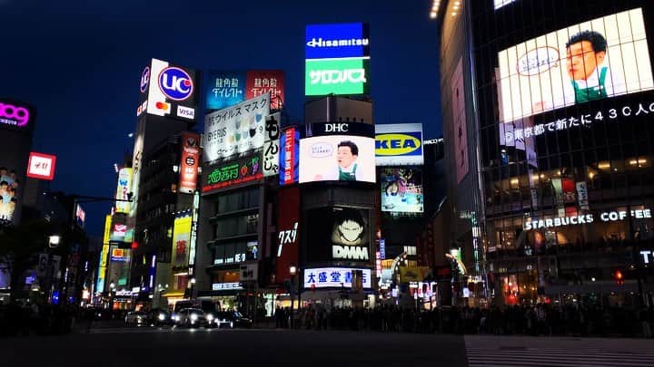 NKYMNのインスタグラム：「ㅤ ㅤ (UN)USUAL scene of the first weekend after the second state of emergency in Tokyo just 25 days after the screening of my work “陸奥の 安達原の黒塚に 鬼籠もれりと言うはまことか (UN)KEEPALL” in Shibuya. ㅤ #keepall #unkeepall  ㅤ」
