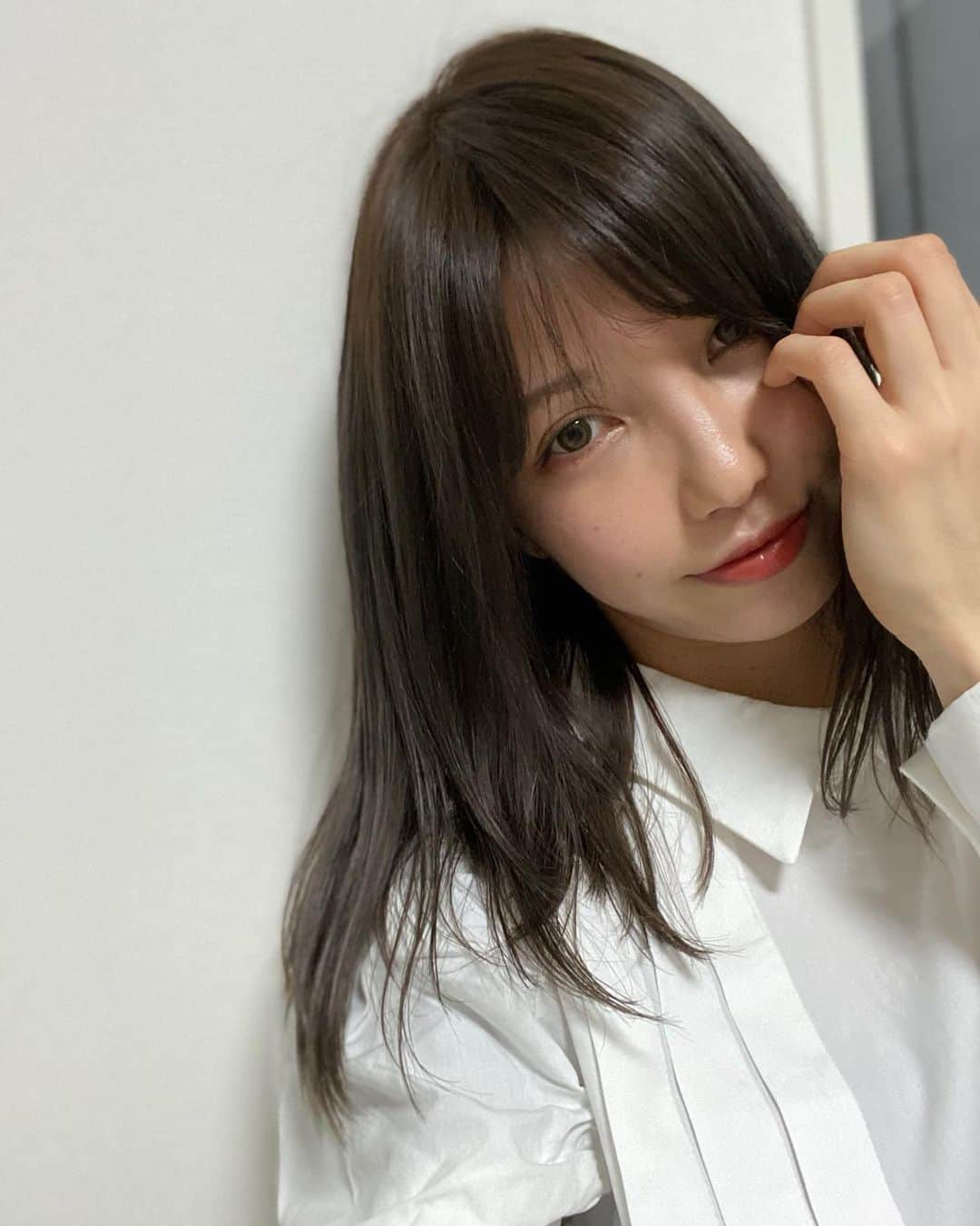 植田せりなさんのインスタグラム写真 - (植田せりなInstagram)「ℋ𝒶𝒾𝓇𝒸ℴ𝓁ℴ𝓇...♡ ㅤㅤㅤㅤㅤㅤㅤㅤㅤㅤㅤㅤㅤ Haircolor&treatmentをしてきました🤍 今回の担当は、@violet_hairsalon のマナエさん🧡 素敵な色味と今回もサラサラになりました🥺🌸 ㅤㅤㅤㅤㅤㅤㅤㅤㅤㅤㅤㅤㅤ そして、 @yuki___waka.violet ゆきちゃん出産おめでとう👶💓 逢えるのを楽しみにしてるよ🥺💞 ㅤㅤㅤㅤㅤㅤㅤㅤㅤㅤㅤㅤㅤ  ㅤㅤㅤㅤㅤㅤㅤㅤㅤㅤㅤㅤㅤ #violethair  #表参道美容室 #Violet #アッシュカラー  #アッシュブラウン  #ヘアスタイル  #ヘアカラー  #ポートレート　 #violet#japan#omotesando#haircolor#hairstyle#hairsalon#hairarrange」3月31日 21時14分 - serina_ueda