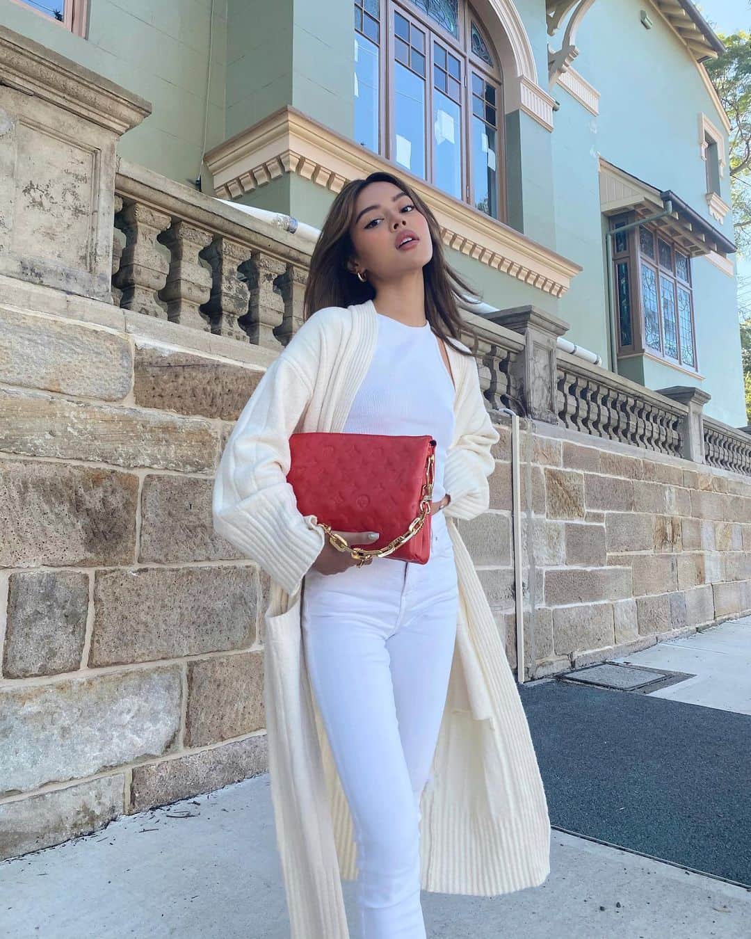 リリーマイマックのインスタグラム：「Maxi cardigans for autumn 🥺 @weekendstories @revolve」