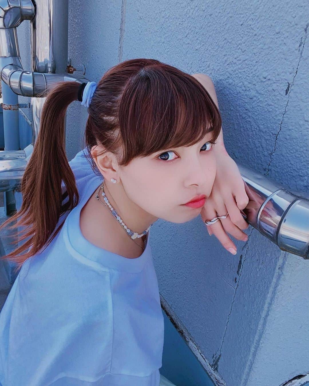 ジェニーのインスタグラム：「今日はゆる着コーデ〜  今日は編集作業日だったから グリーンのゆるめのボトムスを はいたっけの！ このボトムス形可愛くてすきー♡︎ʾʾ  そしてグリーンで合わせるように 同じ色が入ってるトップスを！  ただ少し反省してるのが この写真を撮った時とくにだけど もう少しボトムスの腰位置を 低くすればよかったなーって笑  着こなしがパジャマっぽくて なんかダサいよね？ww 反省だなー笑  #ootd #fashion  #streetstyle  #ネックレス見た？ #あれめっちゃ可愛くない！？ #今ビーズのネックレス #来てる気がするんだよね… #興味がある人はzozoでチェケラ笑」