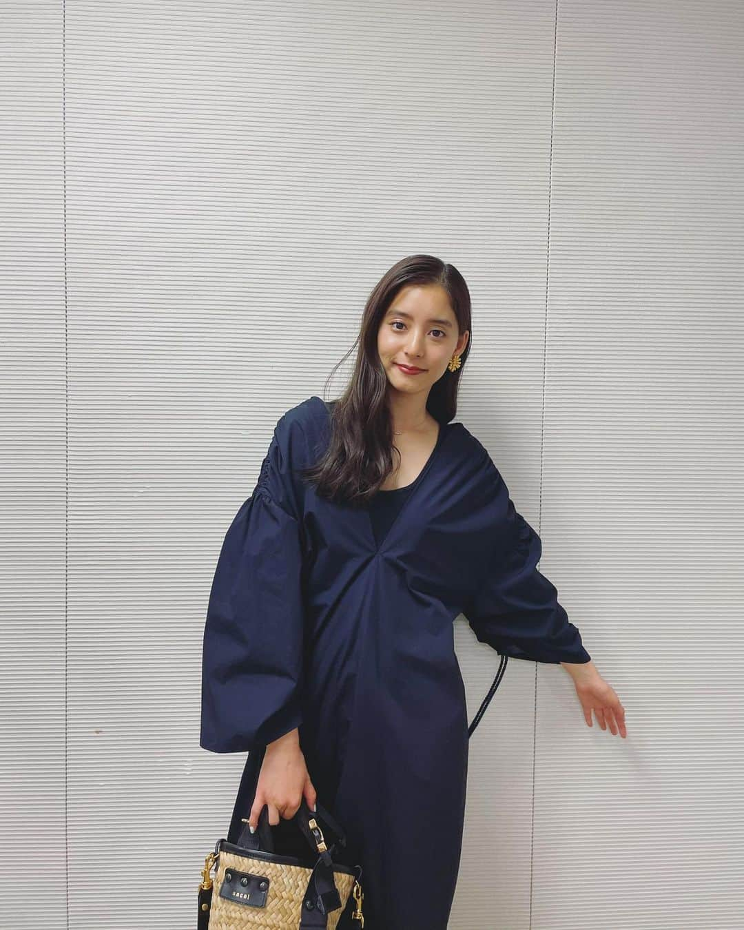 新木優子さんのインスタグラム写真 - (新木優子Instagram)「私服  onepiece : @etretokyo  boots : @amerivintage  bag : @sacaiofficial  earring : @laila_vintage」3月31日 22時31分 - yuuuuukko_