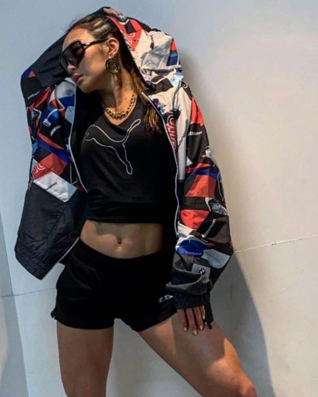 Aya（小山内あや）さんのインスタグラム写真 - (Aya（小山内あや）Instagram)「#Wednesday ❤️💛💙💚🧡 メンズ物のジャケットをダボッと着るのがすごい好き。」3月31日 22時48分 - aya_fitness