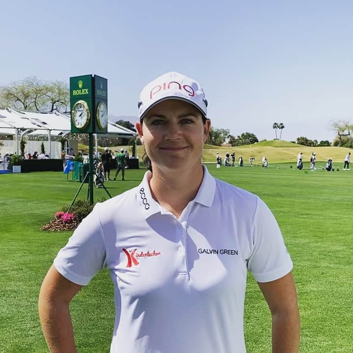 キャロライン・マッソンのインスタグラム：「Mein erstes Major des Jahres ist auch Auftakt für die Aktion Birdies & Eagles für @kinderlachen_ev 🐥🦅❤️ Bei jedem der 5 Majors dieses Jahr spende ich für jedes Birdie 50€ und jedes Eagle 200€. Wenn ihr helfen wollt, macht mit über den Link in meiner Bio😊💪🏼 #ichbinkinderlachen #kinderlachen #gemeinsamhelfen  The first major of the year is also the start of our “Birdies and eagles for @kinderlachen_ev” charity event 🐥🦅❤️ At all 5 majors this year I will be donating 50€ per birdie and 200€ per eagle.  Feel free to join me by clicking on the link in my bio😊💪🏼」