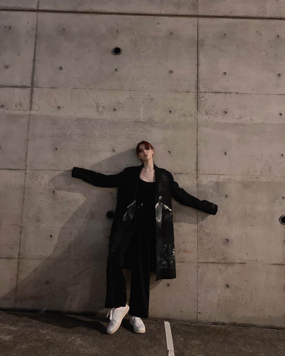 三吉彩花さんのインスタグラム写真 - (三吉彩花Instagram)「⚫️⚫️  tops: @zara   coat: @undercover_lab   bottom: @adidasoriginals   #ootd #zara  #undercover  #adidasoriginals  #みよしんぷる」4月1日 12時39分 - miyoshi.aa