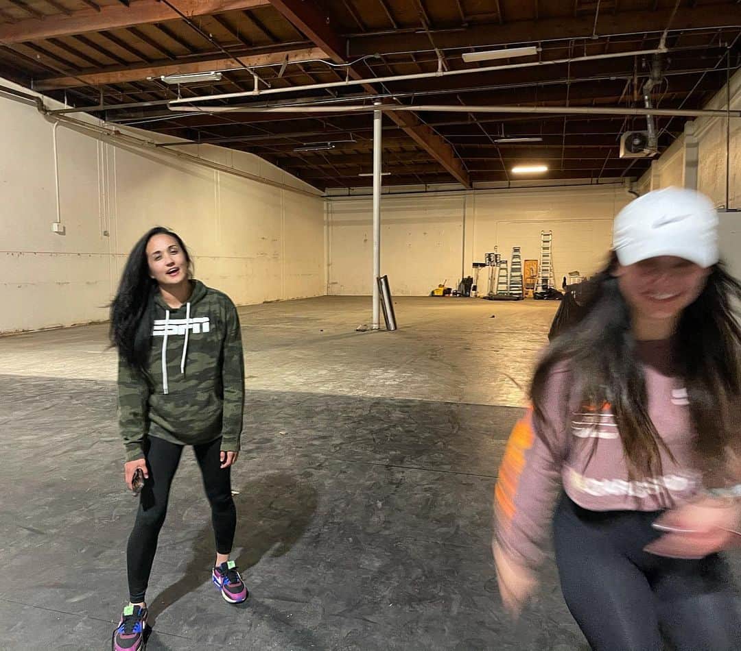 のインスタグラム：「✌🏼out mfer!!!! R.I.P. 3rd street. Onto the next one 🤩」