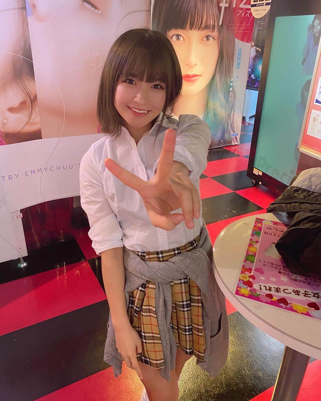 百川晴香さんのインスタグラム写真 - (百川晴香Instagram)「ギャルはじめました🥳🥳🥳 #制服 #ギャル #茶髪 #カラークリーム #japanesegirl #cute #followｍe #エイプリルフール #笑」4月1日 8時10分 - momokawaharuka