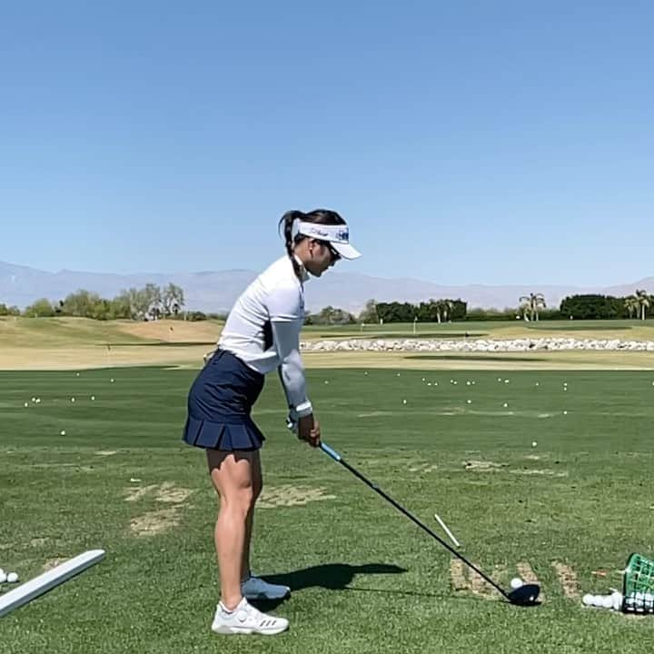 ユ・ソヨンのインスタグラム：「I had a really great practice days with my coach @cmccormickgolf  First major of the year,here I come💙 @anainspiration」