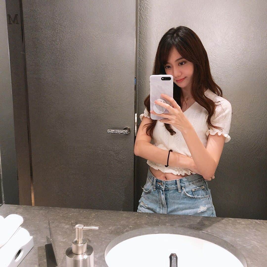 羅晴のインスタグラム：「三連拍📷📷📷 #selfie」