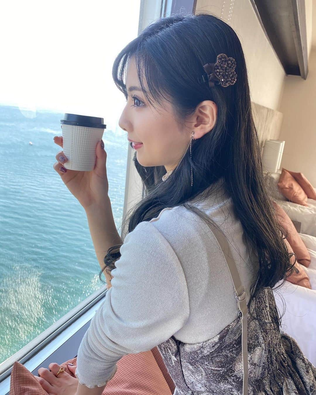 山下みちるさんのインスタグラム写真 - (山下みちるInstagram)「・ 別府湾が見渡せるオーシャンビューのお部屋🛥❤︎  景色が綺麗すぎて、、🦋 とっても癒されました🥰 ・ #大分 #別府 #九州 #ホテル #ホテルリゾーツ別府湾 #景色 #海 #ワンピース #ファッション #오오티디 #데일리룩 #여행 #일본 #00년생 #hotel #randa #sea #instagood #🌊」4月1日 20時55分 - hello_chiruchiru