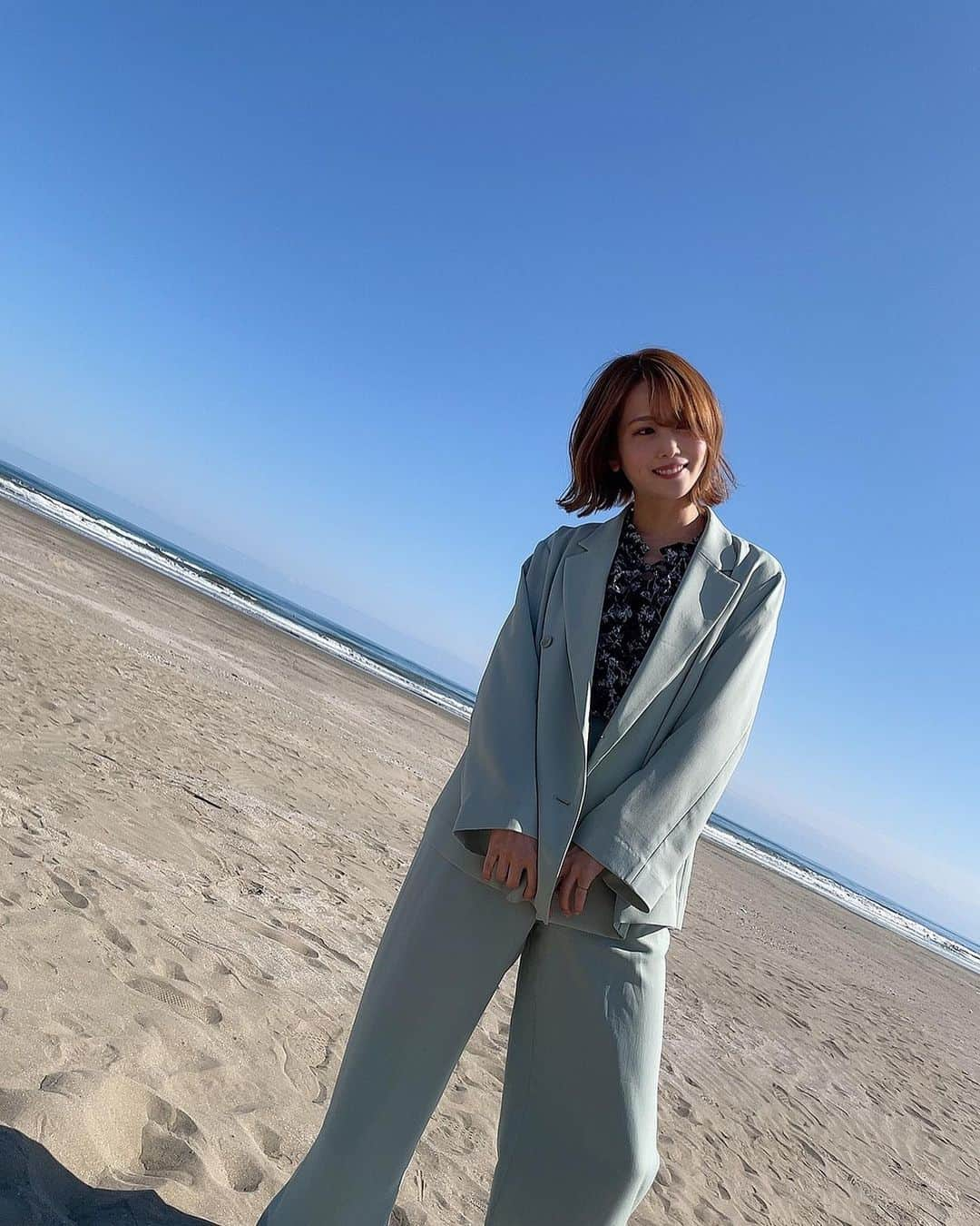 まきさんのインスタグラム写真 - (まきInstagram)「サチアレの衣装は  お気に入りの セットアップのお洋服♡  髪の毛はふわふわに 巻いてもらった♡  ずっと裸足だったよ 気持ちよい〜🐾  #あゆくま#あゆみくりかまき#サチアレ#milaowen#千葉#九十九里浜」4月1日 21時02分 - maki_ayumikurikamaki