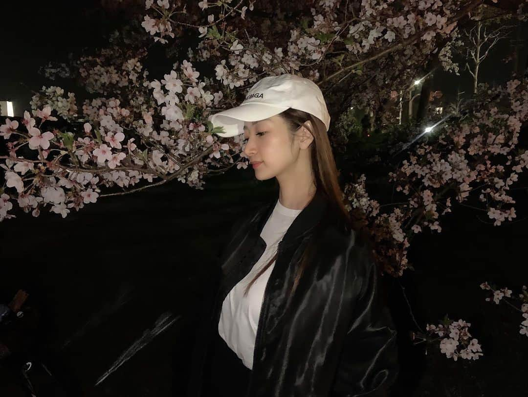 児玉菜々子さんのインスタグラム写真 - (児玉菜々子Instagram)「夜桜🌸  銭湯帰りに綺麗だったので☺️  今年の桜は特に綺麗じゃない？🥺🌸  #桜 #春 #春休み #夜桜 #綺麗 #京都 #japan #夜 #良い時間  #日常 #銭湯 #instagram  #instalike  #instafood  #followme」4月1日 21時36分 - nanaco.conana