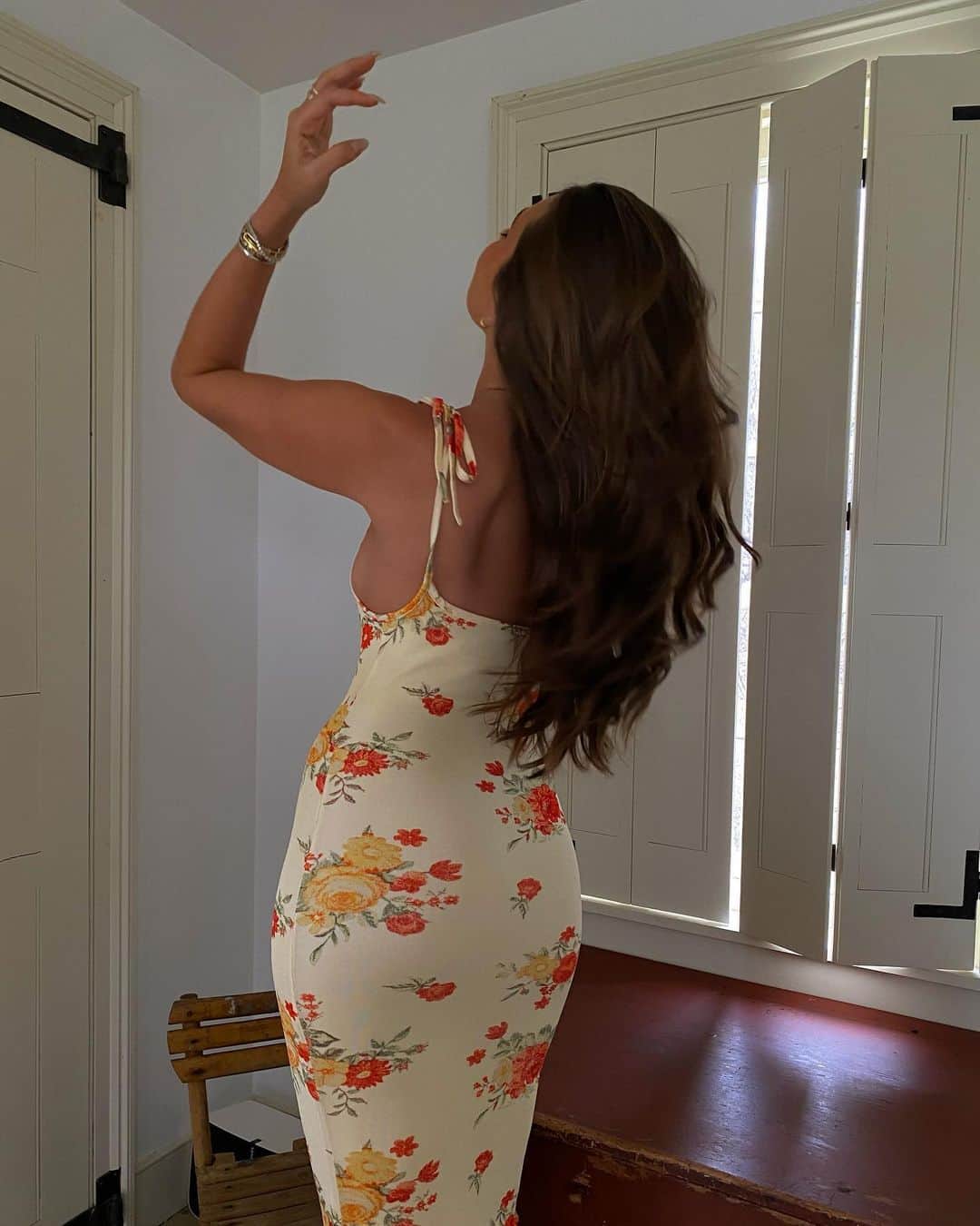 We Wore Whatのインスタグラム：「Slinky boat-neck dress 💛 this gorgeous column silhouette features a spandex lining to hug your shape and a slinky ribbed fabric with slight sheen. It frames the shoulders with adjustable straps (that can be worn higher on the chest or tied as a halter). This is probably the most flattering body hugging dress I’ve ever worn. Thank you to my stunning longtime friend @cindy.laurenn for joining me on this shoot. Cindy just graduated from Columbia for Neuroscience and was the first ever model for SSO (my old line of overalls)! Hair/makeup: @andy_sutphen • all shot by my amazing team on iPhones 💛 ⁣ ⁣ One of the reasons I’m so excited to bring the @daniellebernstein line in house is because we can now include a @WeGaveWhat giveback component the way we’ve done for each @ShopWeWoreWhat launch since the pandemic. For the first collection, we’ll be donating a portion of proceeds to @stopaapihate - an incredible organization fighting racism against the Asian American Pacific Islander community. In the past year, they’ve received thousands of reports of anti-AAPI hate incidents and have been working hard to keep the community safe and advocate for more protection. ⁣ ⁣ This initiative is extremely meaningful to our team. Our WeGaveWhat platform is co-founded by a Filipina American and many of our ShopWeWoreWhat production team is Asian American.⁣ ⁣ “Asian American communities need more than solidarity. We need solutions.” - @stopaapihate」