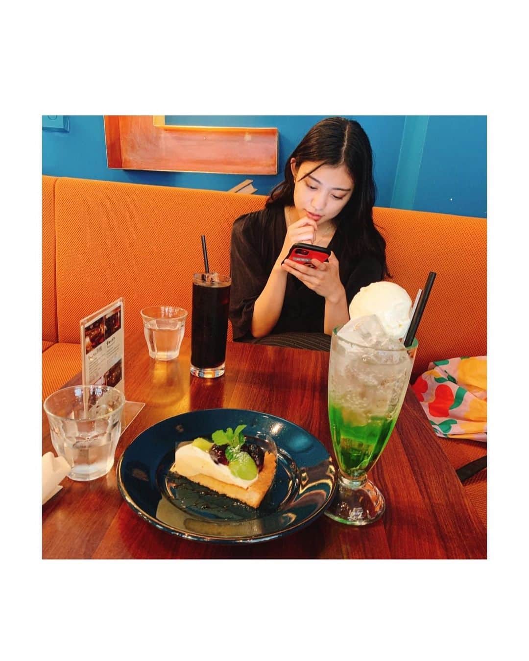 山岸理子のインスタグラム：「*﻿ YUMENO💛💛﻿ ﻿ 本日、4/1バースデーガール🎂﻿ 21歳おめでとう🥰﻿ ﻿ どんな時もまっすぐで、周りのことも﻿ しっかり考えられるところ尊敬します。﻿ いつもメンバーみんな助けられてるよ。﻿ ゆめがつばきにいてくれてほんとによかった♥︎﻿ いつもありがとう☺️﻿ ﻿ ﻿ ﻿ #tsubaki_factory﻿ #山岸理子﻿ #岸本ゆめの﻿ #誕生日﻿ #おめでとう﻿ #普段は大人ぽいけど﻿ #たまに子供になるときもすきよ 笑﻿ #これからもよろしくね﻿ #大好き ♡﻿」