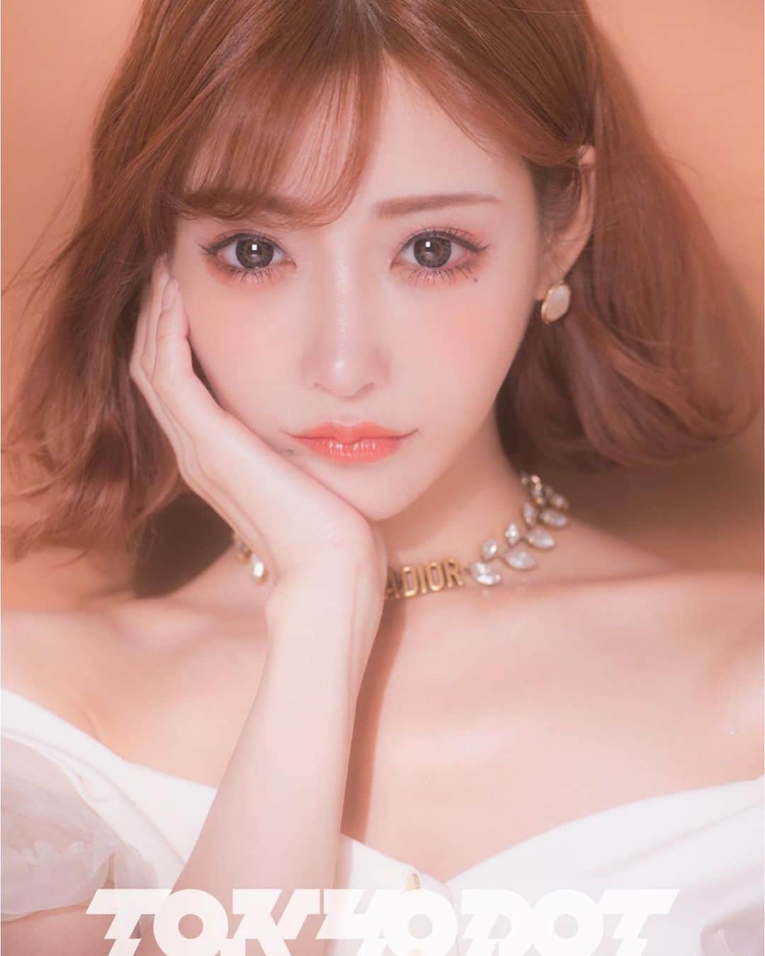 明日花キララのインスタグラム：「4月14日（水）に、ファッション＆カルチャー雑誌『TOKYODOT（トーキョードット）』をNYLON JAPAN監修のもと発売されます👏👏 つばささんとりさちゃんが表紙で全てがとてもお洒落で写真集みたいです！！！ Amazonにて予約も開始しているのでみんなに見て欲しいです！！ 私のこの1枚目のメイクプロセスも載ってます💄❤︎」