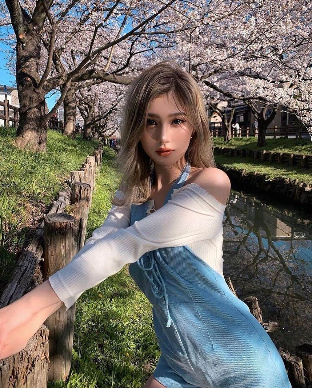 美女美容事情さんのインスタグラム写真 - (美女美容事情Instagram)「《どちらも美しすぎます🌸😍💋》⁠⠀⠀⁠ 過去にビジョビで反響の多かった美女と桜を写した花見の投稿をご紹介🌷🪴 *⁠⠀⁠⠀⁠⠀⁠⠀ リポストを使って、素敵な写真📷✨を投稿されてる方を紹介させて頂く【💄美女美容事情💅】のコーナーです✨⁠🌺 いいねやコメント、フォローして応援してね❤︎🥰🎶⁣⁠⠀ *⁠⠀⁠ 🌸♦️桜の花見特集の告知🔹⁣🌸 4月前半はストーリーズで、素敵な美女×花見の投稿をたくさんご紹介しておりますので、是非そちらもチェックしてみて下さい♪♪ *⠀⠀⠀⠀⠀⠀⁠⠀⁠⠀⁠⠀⁠⠀ 今回、そんな桜の花見特集に因んでご紹介させて頂きますのは❤︎⁠⠀⁠⠀⁠⠀⁠⠀ 南部 桃伽さん< @momoka_nanbu >の素敵なお写真📸⁠⠀⁠⠀⁠⠀⁠⠀⁠⠀⁠⠀⁠⠀ *⁠⠀⁠⠀⁠⠀⁠⠀ 桜も桃伽さんも美しすぎますよね✨🥰お洋服もメイクも本当に可愛くて参考になります❤️⠀⠀⁠ *⠀⁠⠀⁠⠀⁠⠀⁠⠀ 南部 桃伽さんのアカウントには他にも素晴らしい投稿が沢山ありますので是非覗いてみてくださいね💁‍♀👀🌟⠀⁠⠀⁠⠀ *⠀⁠⠀⁠⠀⁠⠀⁠⠀ 南部 桃伽さん< @momoka_nanbu > ⠀⁠⠀⁠⠀⁠⠀ 素敵なゴルフの投稿をありがとうございました☺️📸✨⠀⠀⠀⁠⠀⁠⠀⁠⠀ 他にも美女×花見の投稿をチェックしたい方は、是非ストーリーズまで‼️👀🌸 *⠀⁠⠀⁠⠀⁠⠀⁠⠀ △▼△▼△▼△▼△▼△▼△▼△▼△▼ ⁠⠀⁠⠀⁠⠀ ❤🧡💛「美女美容事情」💚💙💜⠀⠀⠀⠀⠀⠀⠀⠀⠀⠀⠀⠀⠀⠀⁠⠀⁠⠀⁠⠀⁠⠀⁠⠀ 👇掲載ご希望の方は👇⠀⠀⠀⠀⠀⠀⠀⠀⠀⠀⠀⠀⠀⠀⠀⁠⠀⁠⠀⁠⠀⁠⠀⁠⠀ @b_b_j.jタグ付けと🖤 # ビジョビ ⁠⠀ 🖤タグ付けお願いします✨⠀⠀⠀⠀⠀⠀⠀⠀⠀⠀⠀⠀⠀⠀⠀⁠⠀⁠⠀⁠⠀⁠⠀⁠⠀ △▼△▼△▼△▼△▼△▼△▼△▼△▼ ⁠⠀⁠⠀⁠⠀⁠⠀⁠⠀ #桜#🌸 ⁠#ファッション #ファッションスナップ  #女子力アップ #美意識#リップ💄 #女子力  #女子力向上 #くびれ #デニムコーデ⠀⁠ #カメラ女子 #カジュアル #オシャレ #カメラ女子部 ⠀⠀⠀⠀⠀⠀⁠ #美 #美肌 #美意識 #美意識向上 ⠀⁠ #女子力up #大人女子 #大人可愛い ⠀⠀⠀⠀⠀⁠ #シンプルコーデ #カジュアルコーデ⠀⠀⠀⠀⁠ #自分磨き #ファッションコーデ ⠀⠀⠀⠀⠀⠀⠀⠀⠀⁠ #outfitoftheday #fashion ⠀⠀⁠ #japanese #japanesegirl」4月1日 18時22分 - b_b_j.j