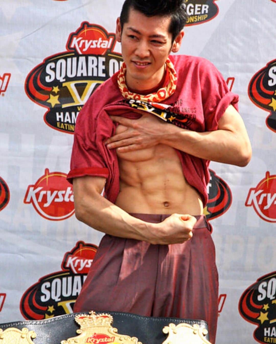 小林尊のインスタグラム：「チェックアウト  Check out my 🌭🌭 🌭🌭 🌭🌭」
