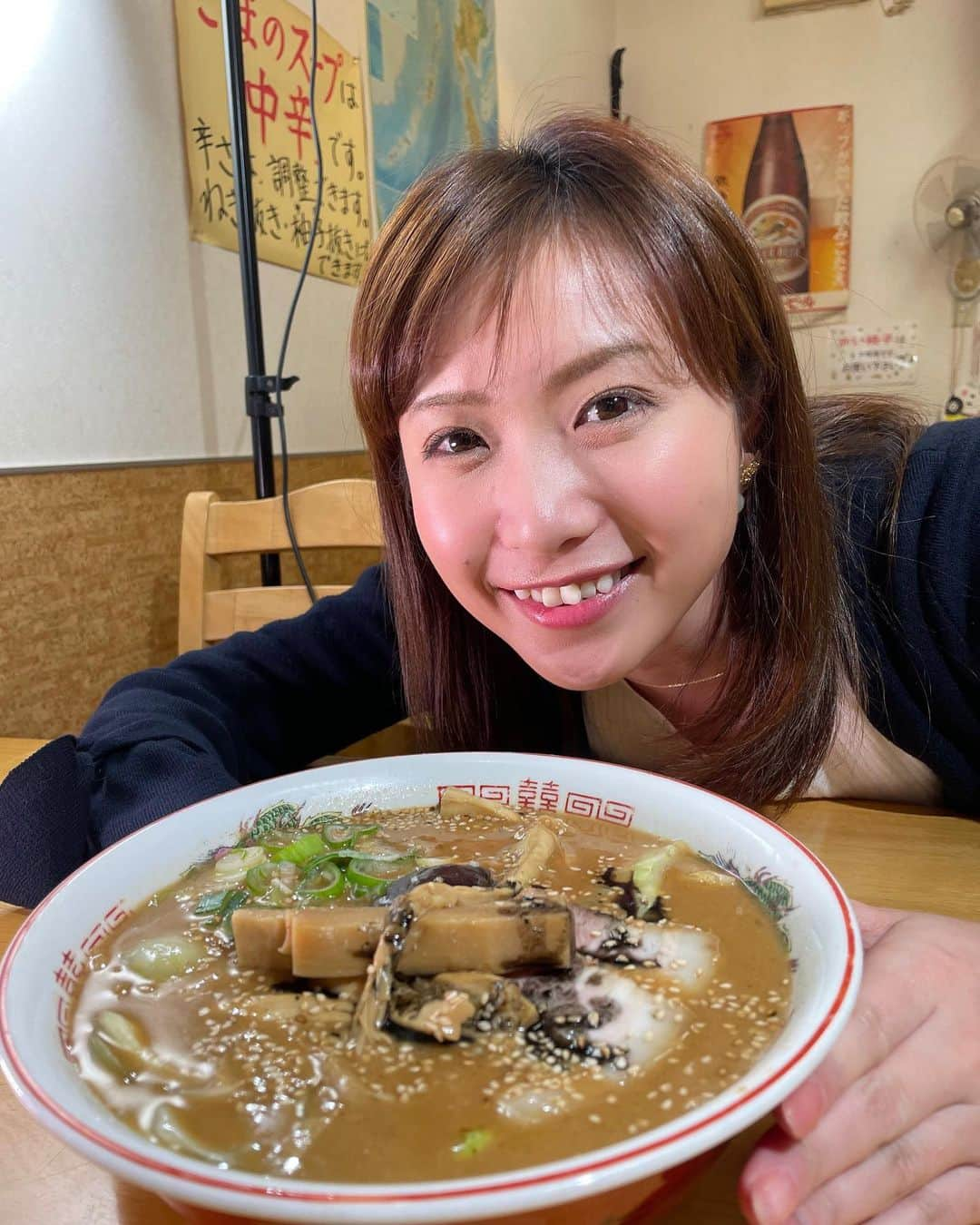 南條早紀さんのインスタグラム写真 - (南條早紀Instagram)「ラーメン特集🍜‼️  4月1日、新年度スタート✨ 新入社員の皆さんおめでとうございます🌸  フルサタ！はこの春で3年目に突入✨ 新年度初回は【個性強すぎ！ラーメン特集🍜】  射水市ラーメン激戦区！特集第2段✨ 今回も個性あふれるラーメンが 続々登場です❤️  私がリポートしたのは、 ゴマがた〜〜っぷり含まれた体に嬉しい 個性派ラーメン！  新感覚😳の美味しいラーメンでした💓 …詳しい味の感想は 土曜日のフルサタ！で😊  3年目も視聴者の皆さんに楽しく有益な情報を お届けできるよう頑張ります☺️✨  4月からもフルサタ！@furusata_bbt どうぞよろしくお願いします🌸  #富山県 #射水市 #富山 #toyama  #富山ラーメン #射水ラーメン #富山グルメ #射水グルメ#富山ランチ #ラーメン #ラーメン部 #ラーメン大好き #ラーメン特集 #ラーメン女子 #めんすたぐらむ #ごま咲 #ゴマ #ごま #胡麻 #個性派 #美味しい #おいしい #グルメ #グルメ女子 #富山テレビ #フルサタ #アナウンサー #南條早紀 #なんじょうのにちじょう #🍜」4月1日 19時01分 - nanjo_saki