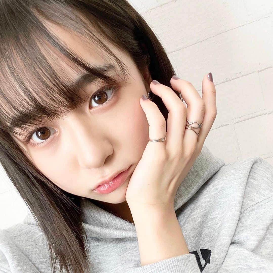 佐藤ひなたさんのインスタグラム写真 - (佐藤ひなたInstagram)「・ ・ ひなからの超重大発表 (ง ˙ω˙)ว  なんとぉ〜  本日4/1から公式TikTokを開設しました♡  ✧(๑•̀ㅂ•́)وイェーイ!!٩(•̀ㅂ•́๑)✧  今まで色んな所で TikTokないの？って 質問もらったお陰で開設できることになりました ┏○ﾍﾟｺ ありがとうございます♡  これからTikTokとリールをどちらも楽しんでもらえるように更新していこうと 思っているのでみんなどっちも見てねん☻  (Instagramプロフィールに   TikTokアカウント載せました)  そして!! これを機にインスタのアイコンも変えました♡  みんなたくさんのコメントありがとうございましたぁ m(_ _)m  これからもひなをよろしくねん♡  #4月1日 #2021 #TikTok #Instagram #リール #重大発表 #お知らせ #佐藤ひなた #ひな #ひなdays」4月1日 19時19分 - hinata_sato_official