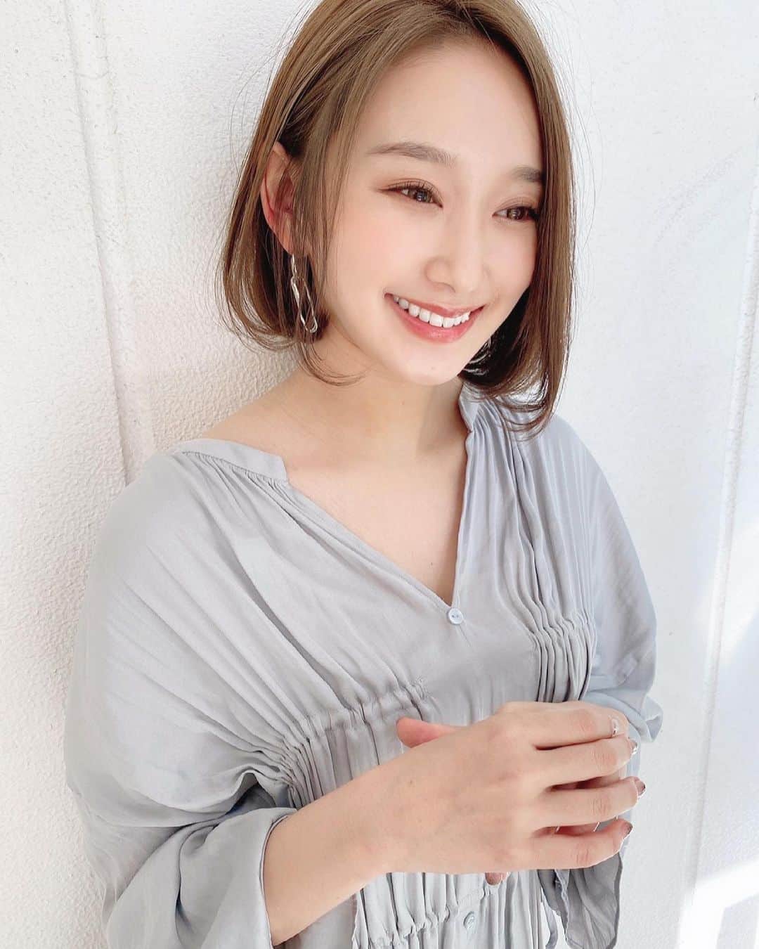 のインスタグラム：「🕊 * @kenshinclinic に3度目の訪問♡ 痛みの少ない医療脱毛を施術して頂きました。 * 暖かくなり、これからの時期 肌を露出する 機会も多くなるので、その前にケアを🧖🏼‍♀️ * 名駅近くなのも通いやすいポイントです✨ * #名古屋駅健診クリニック #名駅 #医療脱毛」