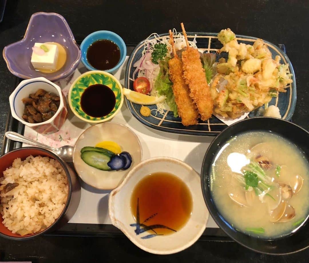 にしおかすみこさんのインスタグラム写真 - (にしおかすみこInstagram)「#贅沢ランチ#千葉#木更津#宝家 美味し過ぎる✨✨😍✨ あいつのあの笑顔。。 お料理と。。私を撮っているに違いない。。 #小野真弓　ちゃん 。。さすがに気づいたよ。。」4月1日 20時04分 - nishioka_sumiko