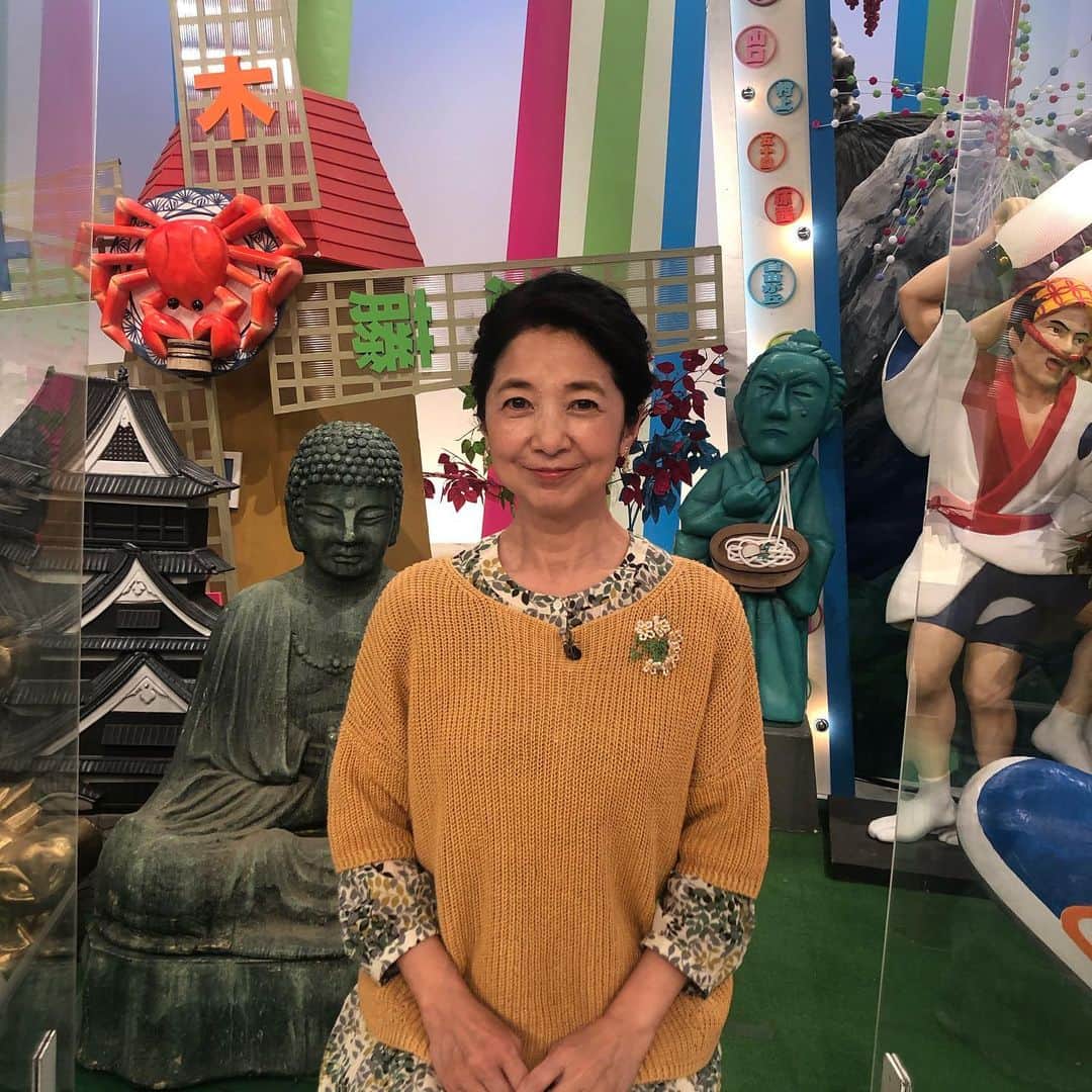 宮崎美子さんのインスタグラム写真 - (宮崎美子Instagram)「皆さん、本日の「日本人のおなまえっ！」楽しんでいただけてますか？  レアなお名前、色々あるものですねー！  ゲストのモト冬樹さんと記念写真。  ありがとうございました！  #日本人のおなまえっ #nhk #モト冬樹 さん」4月1日 20時38分 - miyazakiyoshiko.official
