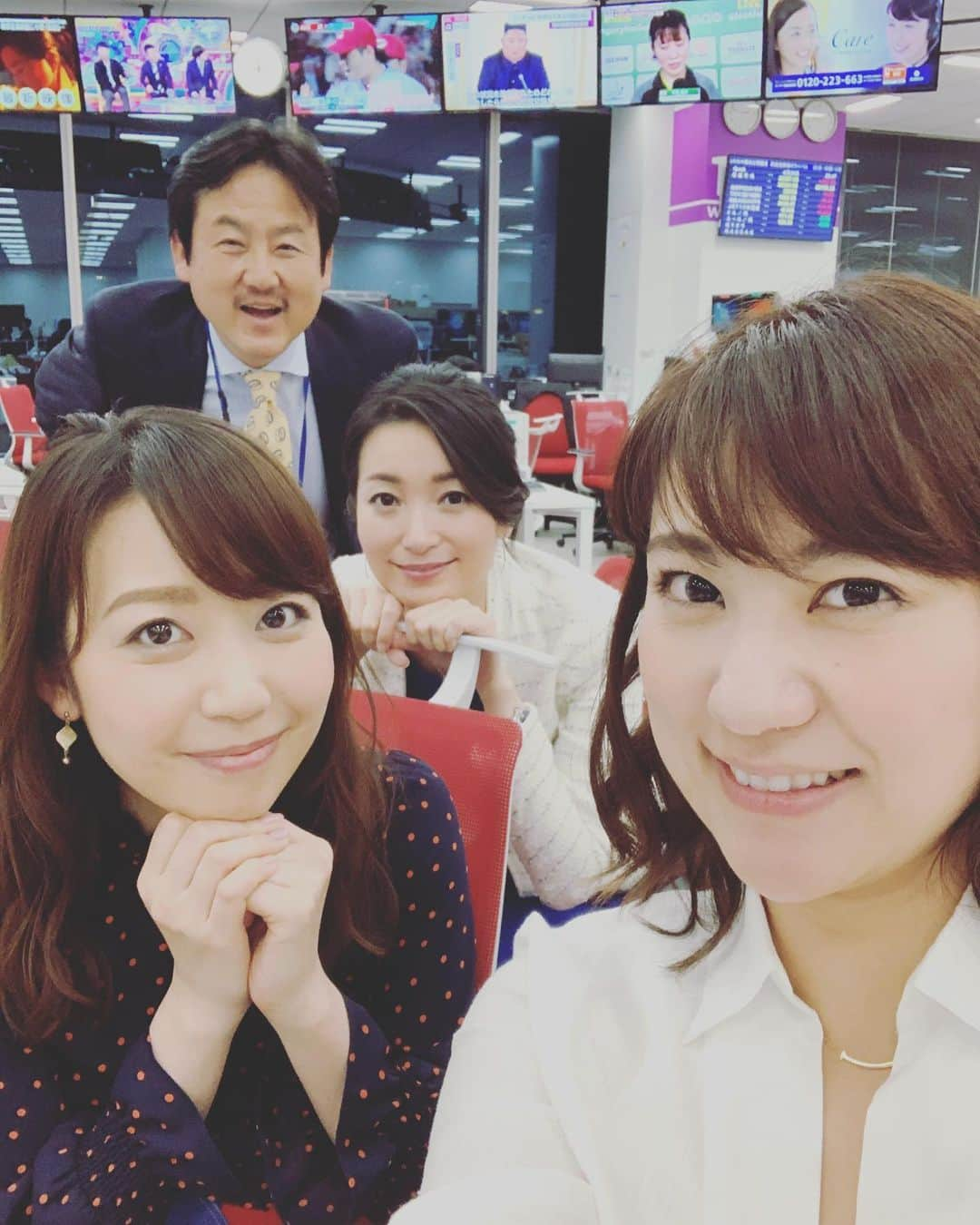 須黒清華さんのインスタグラム写真 - (須黒清華Instagram)「写真整理してたら、懐かしい写真が出てきたー🍀 もう2年前‼︎ まあさちゃん @maaaaaaaasa.kitamura  WBSお疲れ様でした🍀 またいつか、みんなで集まってお疲れ様会できたら良いなぁ😊 . そしてリニューアルしたWBSを、私もなんだか少しソワソワしながら日々観ています📺 WBS終わると12時‼︎ っていう感覚が染み付いてしまっているので、まだ11時‼︎ ってちょっと得した気分です笑 #写真整理 #wbs #ワールドビジネスサテライト #リニューアル  #育休中」4月1日 23時17分 - sayaka_suguro