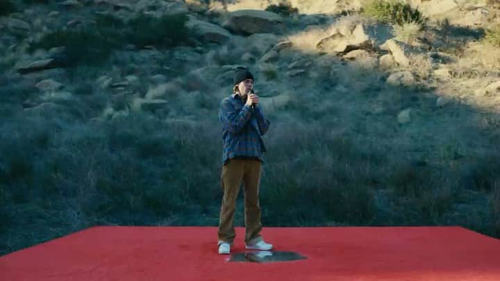 ジャスティン・ビーバーのインスタグラム：「Lonely on vevo now」
