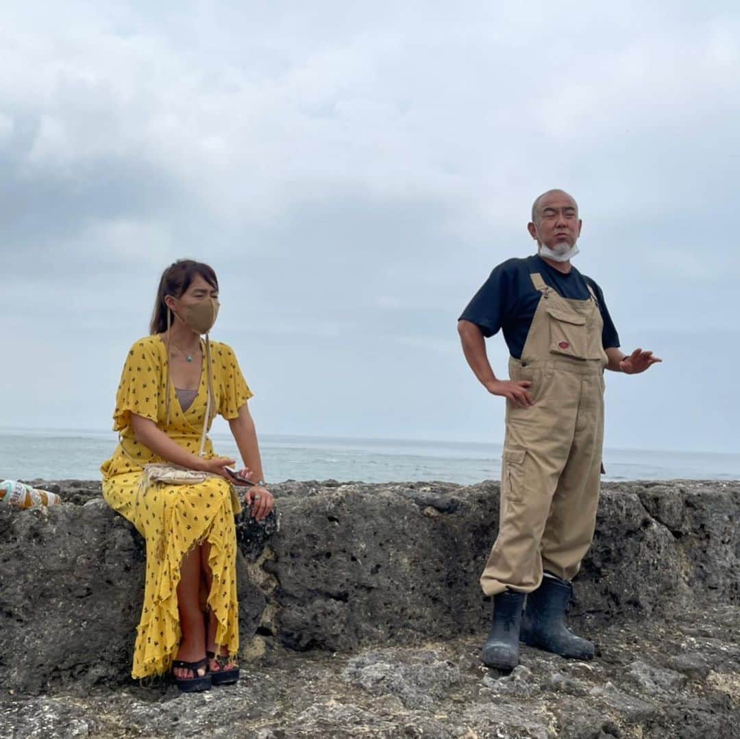 田中律子さんのインスタグラム写真 - (田中律子Instagram)「沖縄読谷村にある『さんご畑』 @seaseed.ltd   武田双雲さんやゆりちゃん、クラブハウスで繋がった方たちと、サンゴの勉強会🌞🌴🐠🐳🤩  100年後の子どもたちにこの海を残すために、私たちはこれからどうするのか、何が出来るのか🤩実際にサンゴを見て、体験して体感して、感じてもらう🐠🌴🌞  クラブハウスでNPO法人アクアプラネットのサンゴ保護のお話しをしたら、たくさんの方が共感してくれて✨応援プログラムの申し込みをしてくれたみなさま、本当にありがとうございます🙏 私のプロフィールからアクアプラネットのHPにとべるので、ぜひ私たちの活動を見て下さい❤️  動画は、サンゴ畑の金城さんと、サンゴの苗作り🤩沖縄に行ったらぜひ、読谷村のさんご畑に遊びに行ってね🙏  #okinawa #okinawalife  #beachlife  #さんご畑 #サンゴ保護  #npo法人アクアプラネット  #3935プロジェクト  #石垣島サンゴ大使」4月2日 11時35分 - ri2kotanaka
