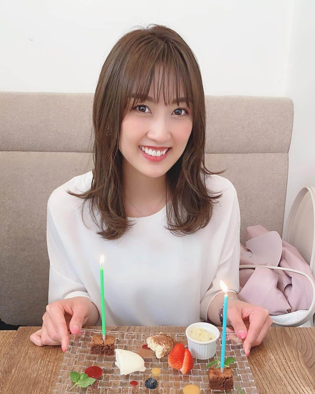 吉田有希さんのインスタグラム写真 - (吉田有希Instagram)「My Birthday🎂✨ お祝いしてもらいました☺️ いつもありがとうー❣️ #thankyou #friends #birthday #329 #happy」4月2日 13時09分 - yuuki329_h