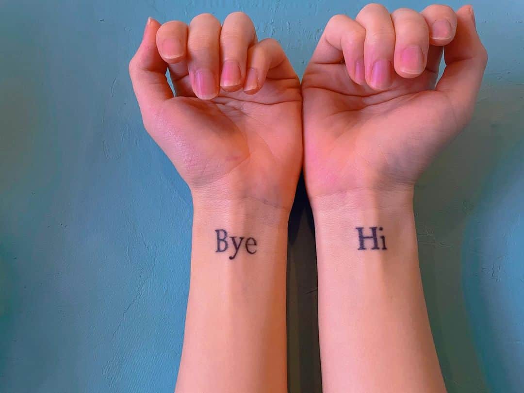 のインスタグラム：「挨拶完了✋🏽👋🏽 #なちゃんtattoo」