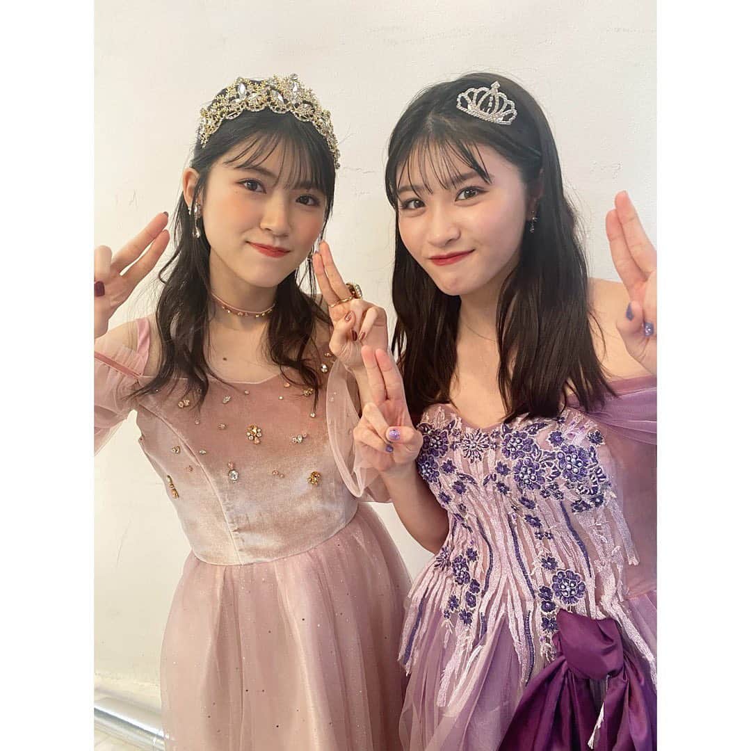 若林真帆のインスタグラム：「・﻿ ﻿ ﻿ 花南とは中1の時からの仲！﻿ 2人でした企画は全部おもいで〜楽しかった☻🤍﻿ 撮影で1週間ずっと一緒にいることもあった、、懐かしい。笑﻿ 相談したら親身になって聞いてくれたのも﻿ 本当に助かってたよ。ありがとう！﻿ 会う機会減るのは寂しいけど、お互い頑張ろう＾＾！﻿ これからもよろしくね〜大好き！﻿ ﻿ ﻿ #nicola #ニコラ #マホカナ」