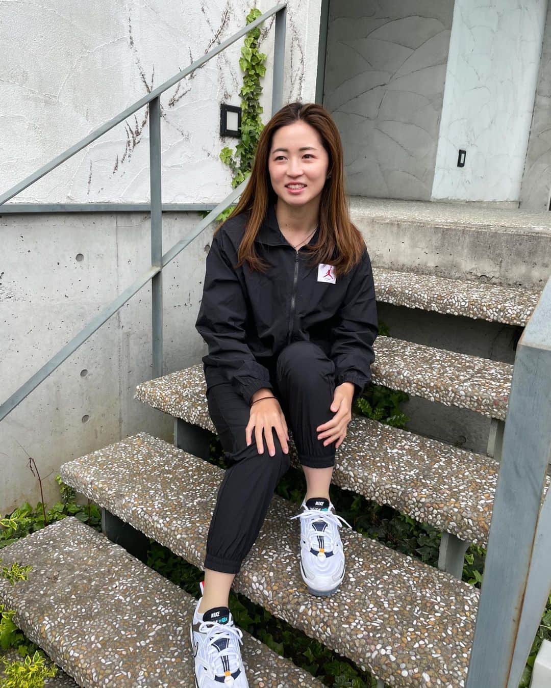 清水梨紗のインスタグラム：「. 合宿からお家に帰ってきたら @niketokyo さんから エアマックスが届いてました✨ いつもありがとうございます😊  3.26日がエアマックスの 記念日だったんです👟 この最新モデルもかっこいい！  #airmaxday  #エアマックスデイ  #nike #ナイキ  #airmax #エアマックス」