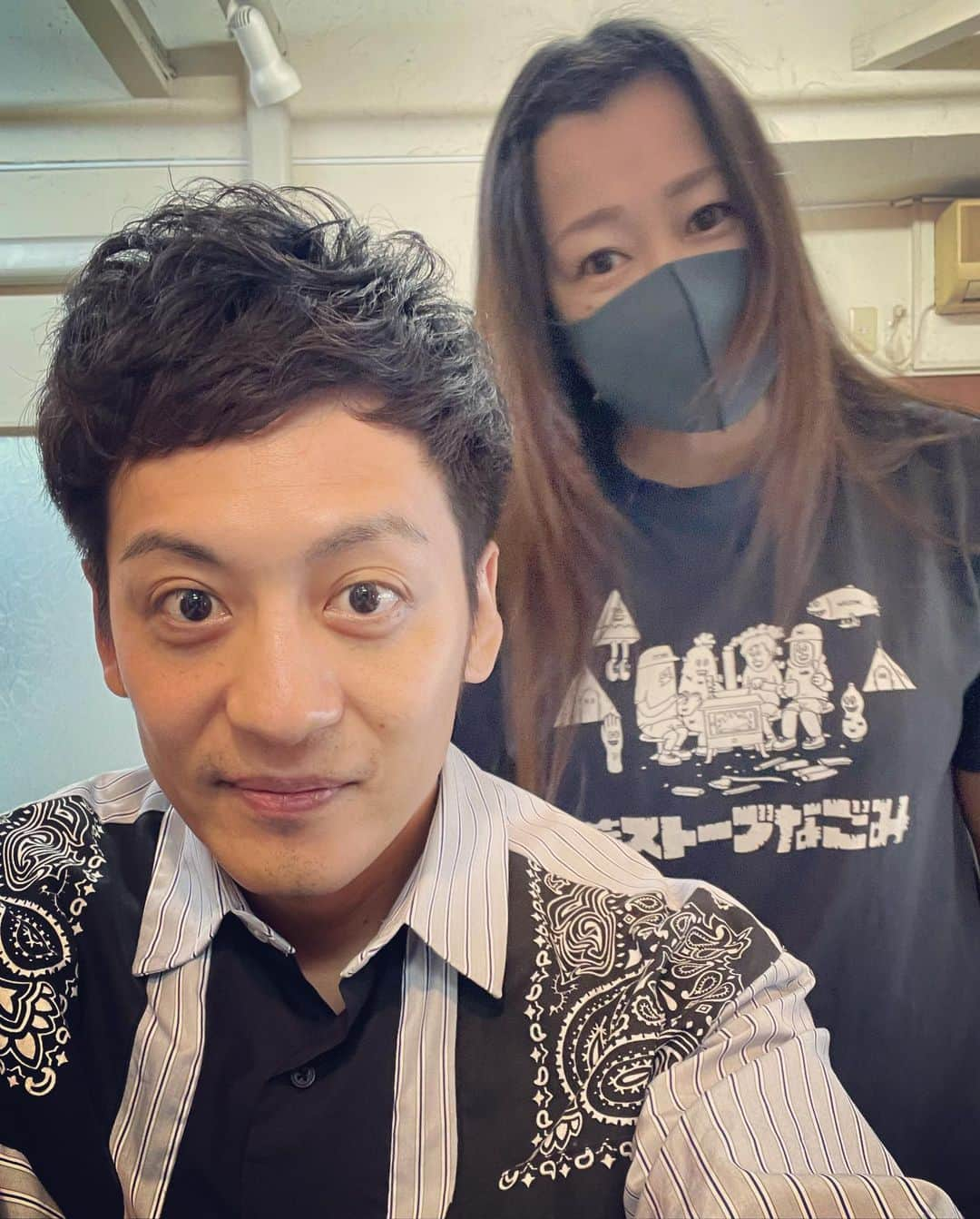 杉本知香さんのインスタグラム写真 - (杉本知香Instagram)「今日4月2日で50歳になりました😆🎶 みなさん、たくさんのメッセージやプレゼントありがとうございます😆🎶 みんなに、おめでとう㊗️って祝ってもらえてほんとに幸せ者です❣️ まだまだ伸びしろあるのでもっと頑張ります😆  これからも宜しくお願いします‼️  森本くんも今日誕生日🎂おめでとー😆🎉  #中目黒美容室#誕生日#4月2日生まれ  #とろサーモン村田#とろサーモン #ゆったり感江崎#ゆったり感 #ニブンノゴ森本#ニブンノゴ#ロンドンブーツ3号 #jealkb  #つつみひろき #宮迫です#YouTube #衝撃デリバリー佳津山 #衝撃デリバリー」4月2日 17時44分 - sugimotoc