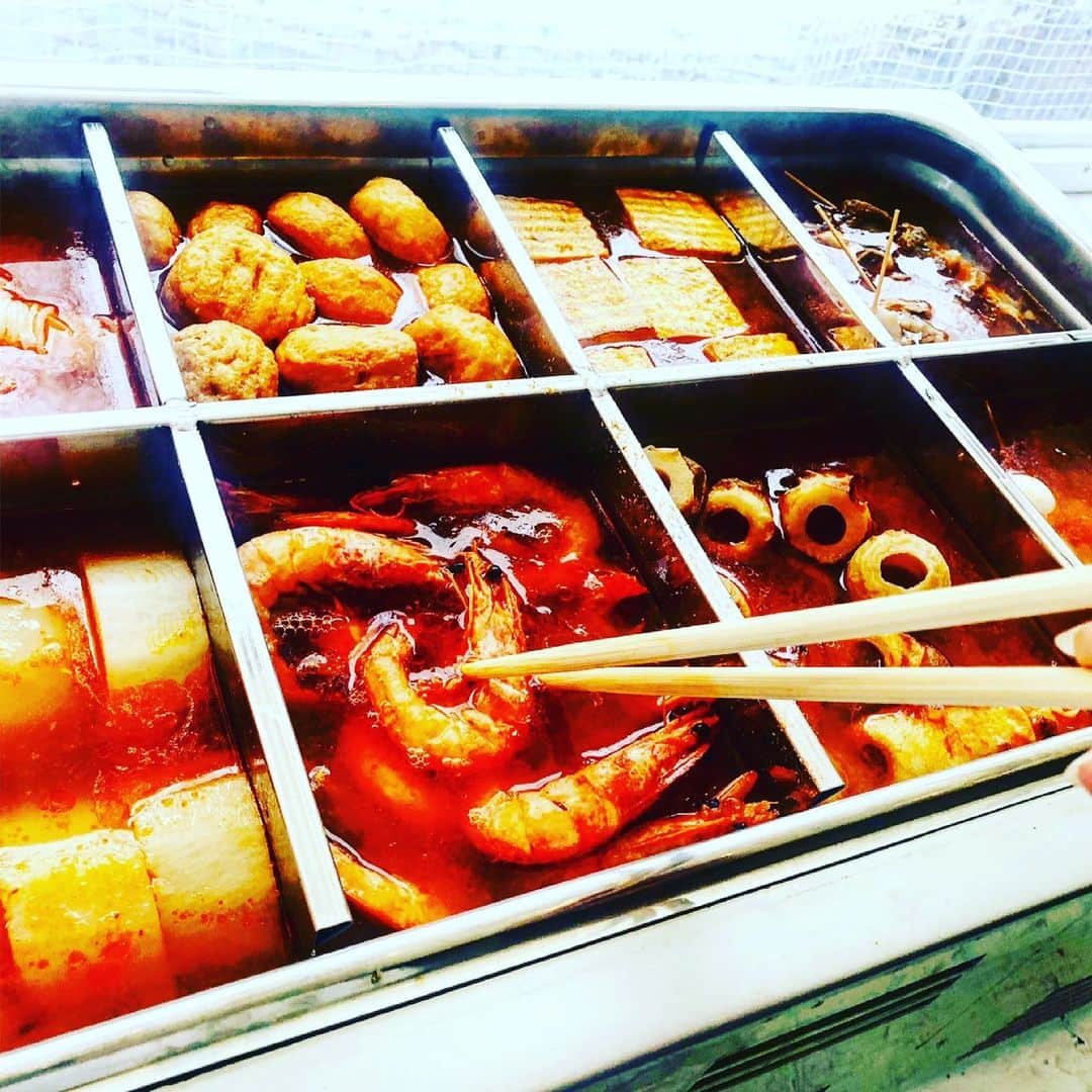 フルオブビーンズのインスタグラム：「本日、17:30から営業しております！ 暖かいおでんとじゃがバター用意してお待ちしております😃 お花見帰りにでも寄ってってくださいね🌸  #www #ダブリューダブリューダブリュー #おでん #おでん屋さん #金沢おでん #屋台 #トムヤムクン #トムヤムクンおでん #金沢 #片町 #ディナー #レストラン #金沢b級ぐるめ #宴会 #歓迎会 #送別会 #忘年会 #金沢旅行 #片町  #香林坊 #石川観光 #金沢グルメ情報 #金沢観光スポット #金沢グルメ #金沢観光 #北陸観光 #石川旅行 #WW #1945restaurant」