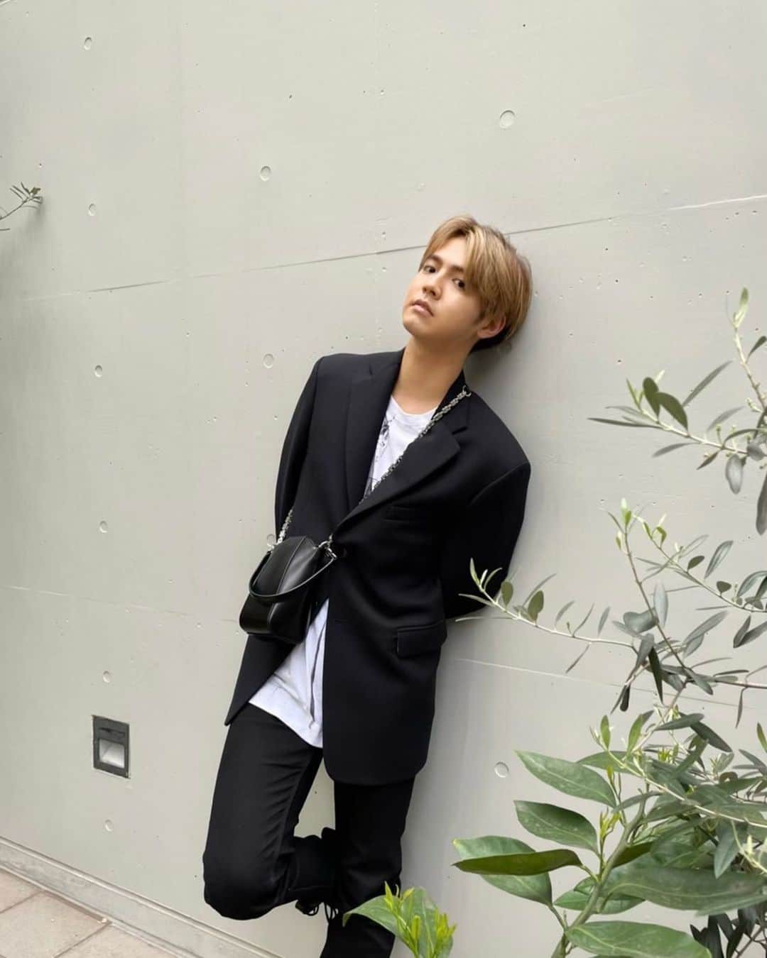 片寄涼太のインスタグラム：「Three months have flew by already this year. The weather is getting warmer! 🍀✨ I am hoping for everybody’s continued health and well being. 🙏🌈」