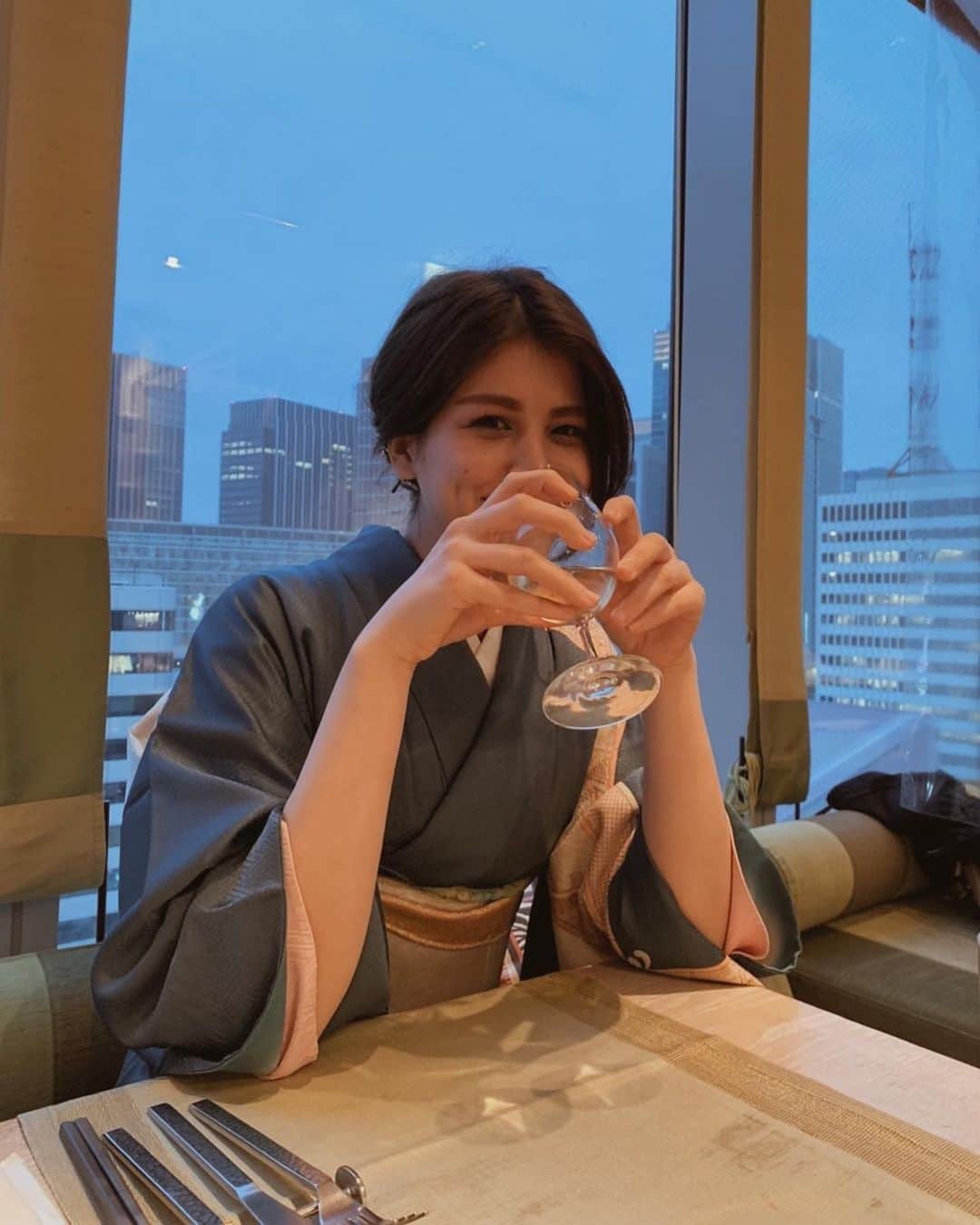 九里聖莉奈のインスタグラム：「.﻿ ﻿ 桜ももう葉桜がちらほら見えてきて、﻿ ピンクでかわいい街並みが一瞬で終わっちゃった🙄﻿ ﻿ #kuriseri﻿ ﻿」
