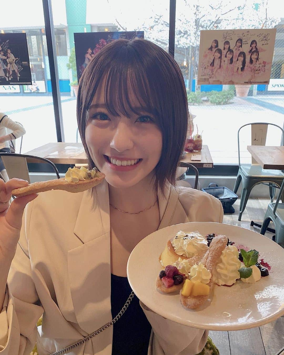 小嶋花梨さんのインスタグラム写真 - (小嶋花梨Instagram)「「NMB48」×「good spoon」コラボカフェ🧀﻿ ﻿ ﻿ #きゅんmart のコラボメニューも始まったということでうーかさんと行ってきました！﻿ ﻿ ﻿ 店内には #ゆきつんカメラ がずらっと並んでいて、見渡す限りNMB48で溢れていました🤤﻿ ﻿ メニュー特典でコースターだったり、きゅんmartメニューは名札風カードだったりもランダムで貰えるので、久しぶりのドキドキ感がたまらなく楽しかったです🌈﻿ ﻿ ﻿ 何より、美味しい！！！！！！！！！！﻿ ﻿ ﻿ また行きたいな〜☺️﻿ ﻿ ﻿ ﻿ 🏠good spoon なんば CITY店﻿ 🏠good spoon みなとみらい店﻿ ﻿ にて開催中です！﻿ ぜひお越しくださ〜い✨」4月2日 19時39分 - nmb_kojima_48